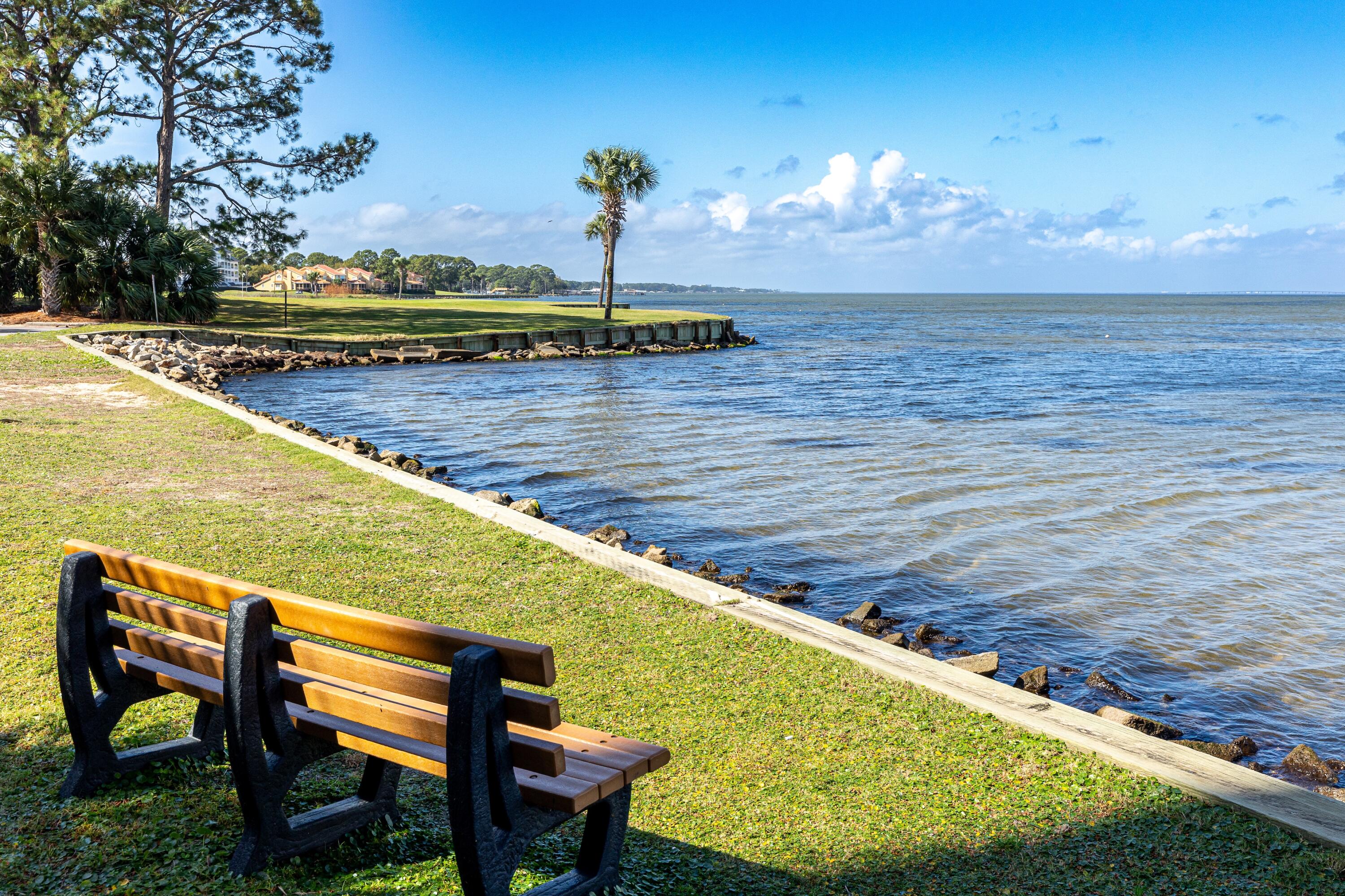 BAYSIDE CONDO SANDESTIN - Residential