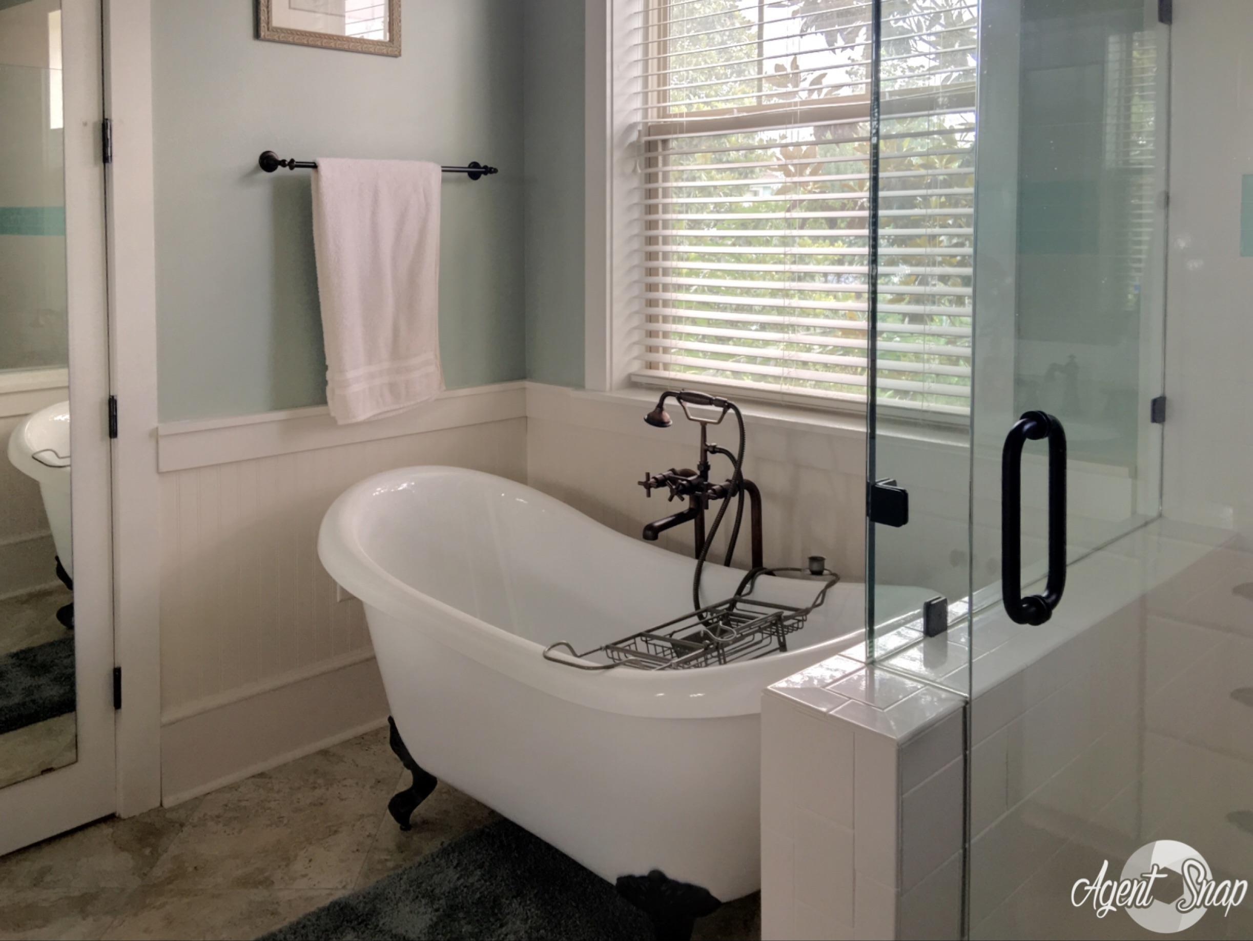 PARKWOOD ESTATES PH 2 BLUEWATER BAY - Residential