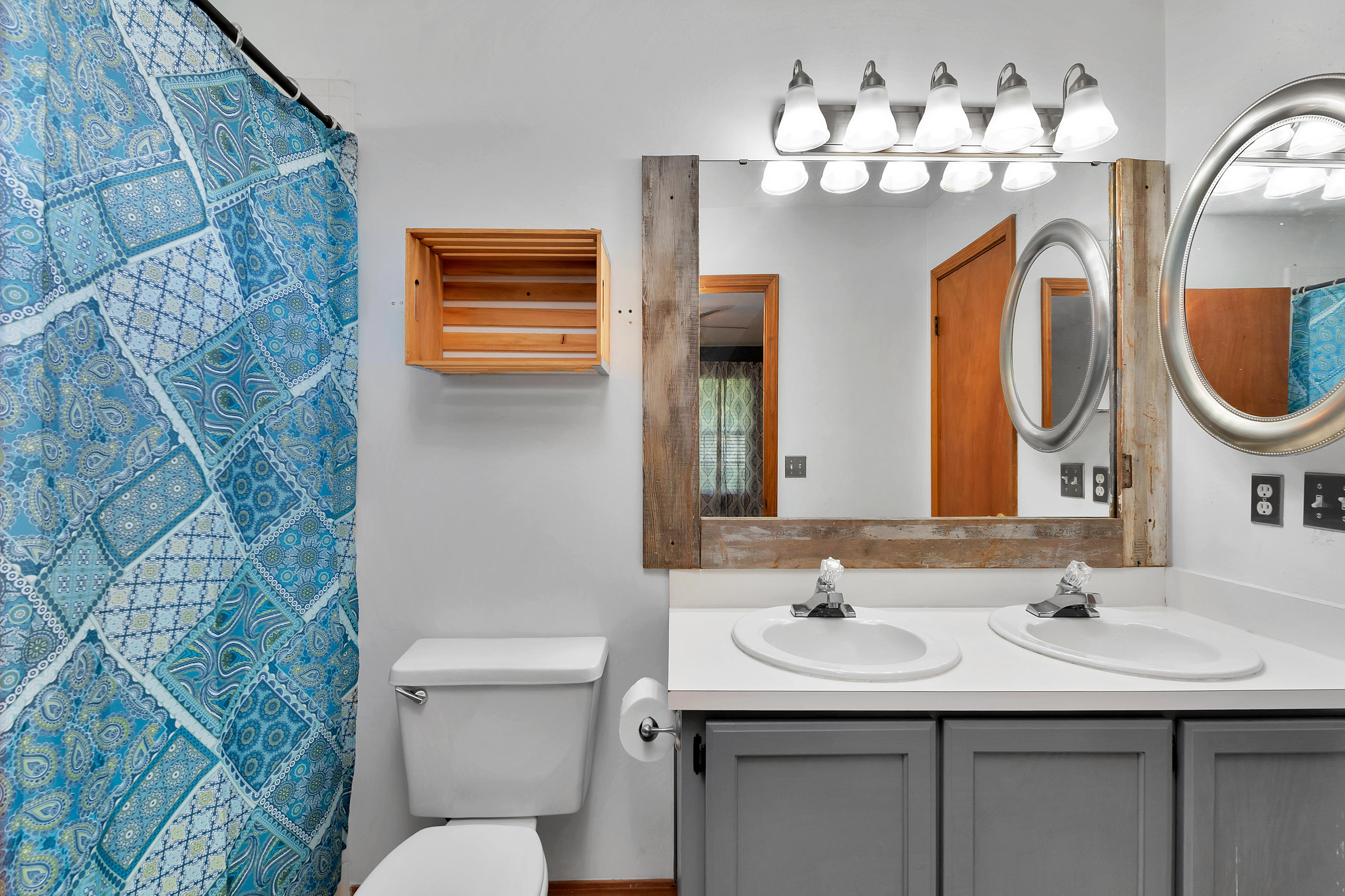 WILLOW RIDGE - Residential