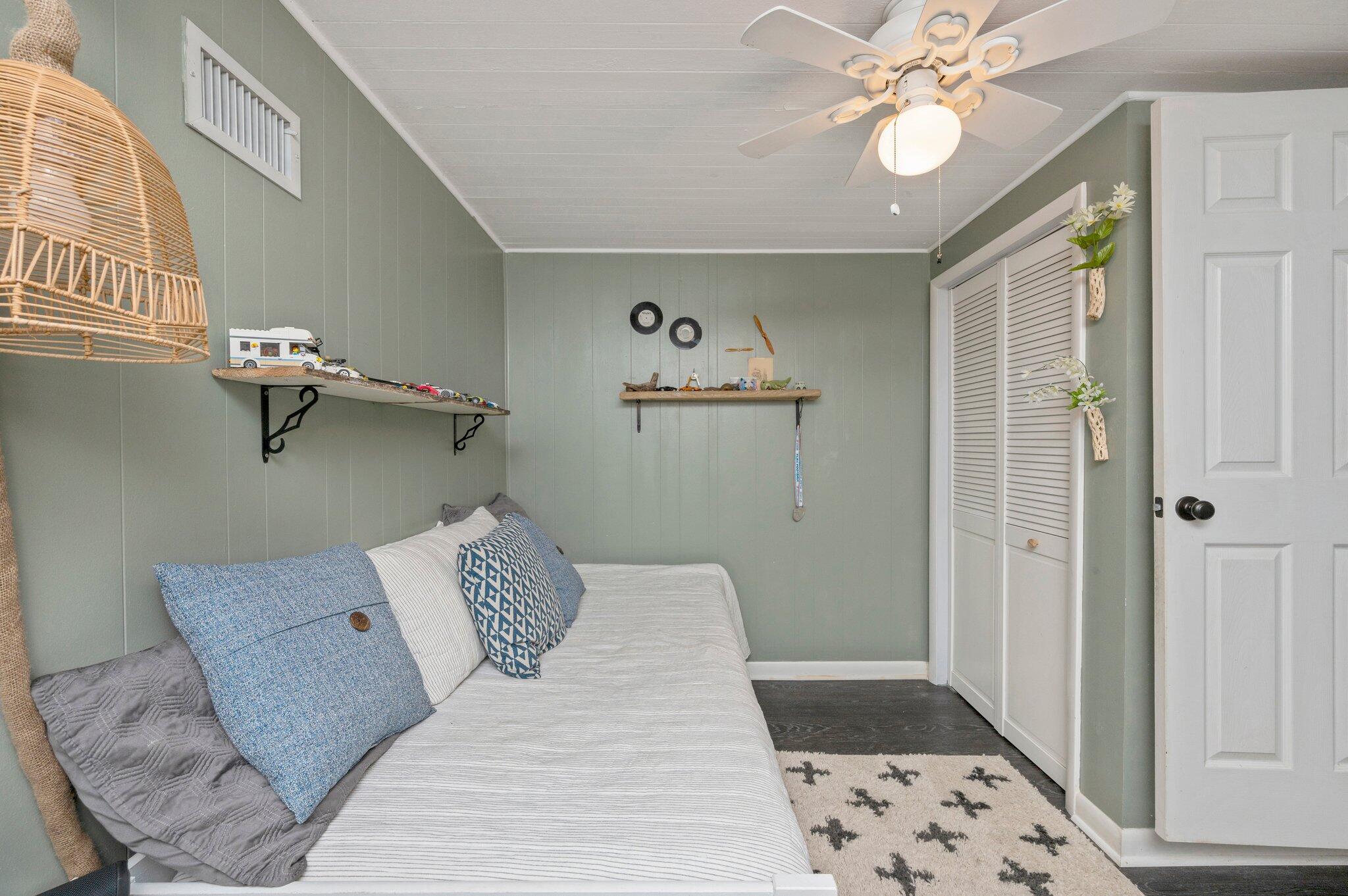 GARNIERS BEACH - Residential