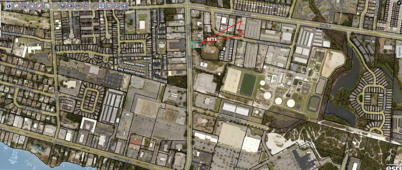 Main image without alt text