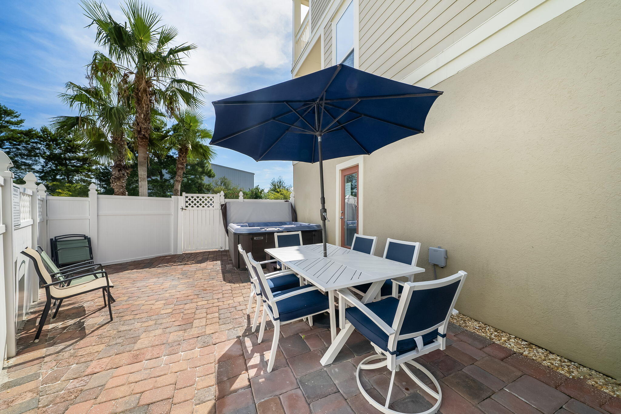 EMERALD WATERS VILLAGE - Residential