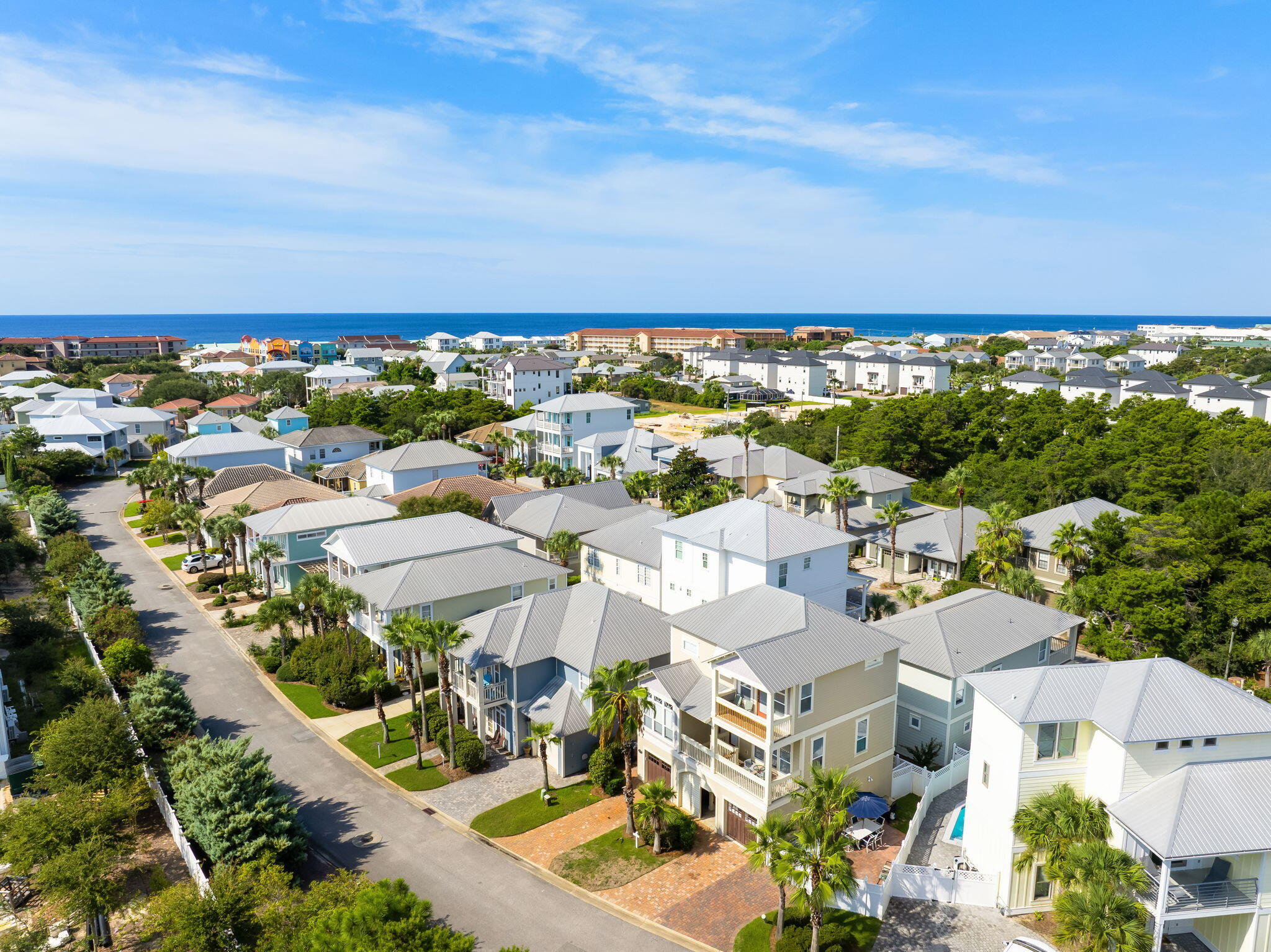 EMERALD WATERS VILLAGE - Residential