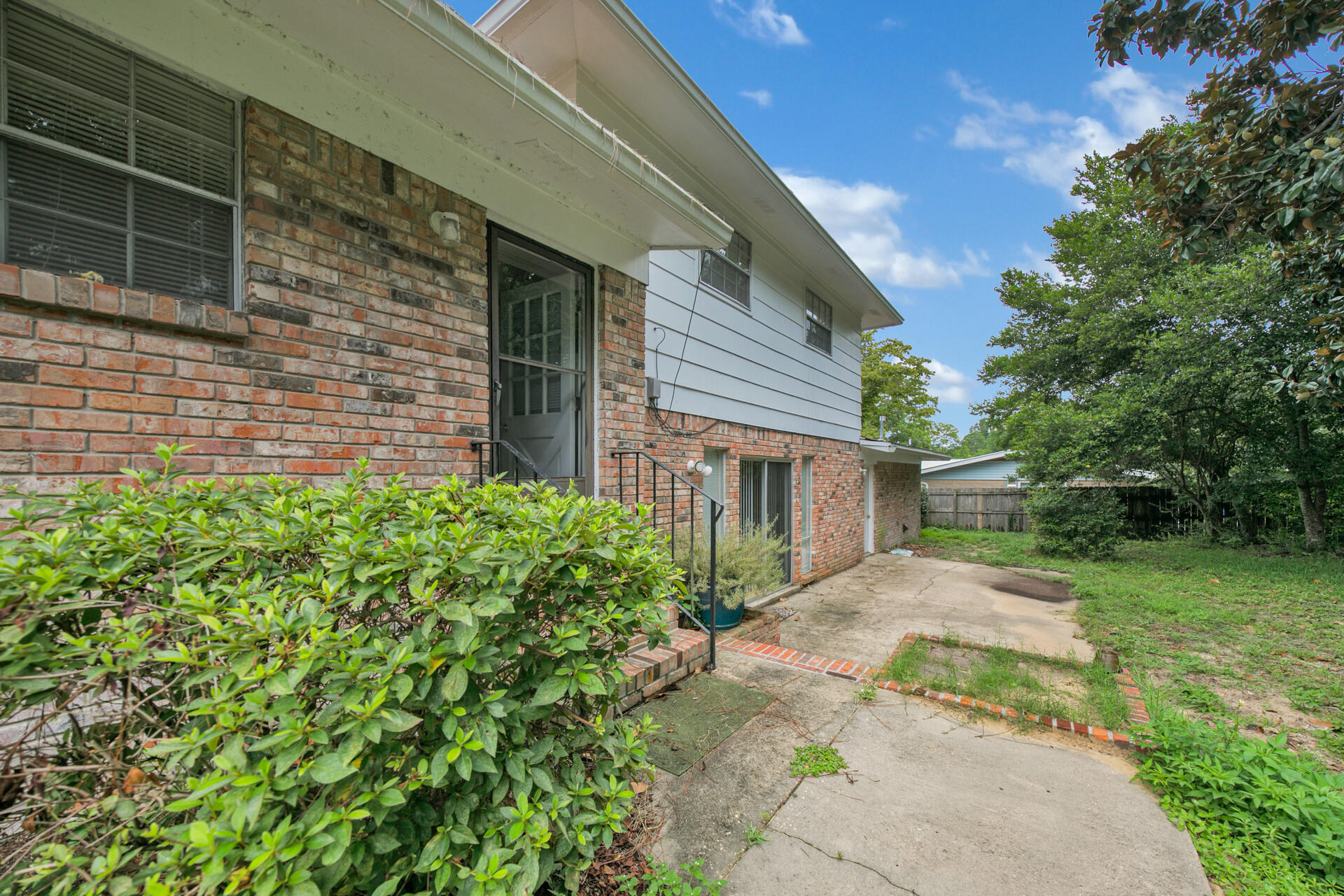 BAYOU POQUITO - Residential