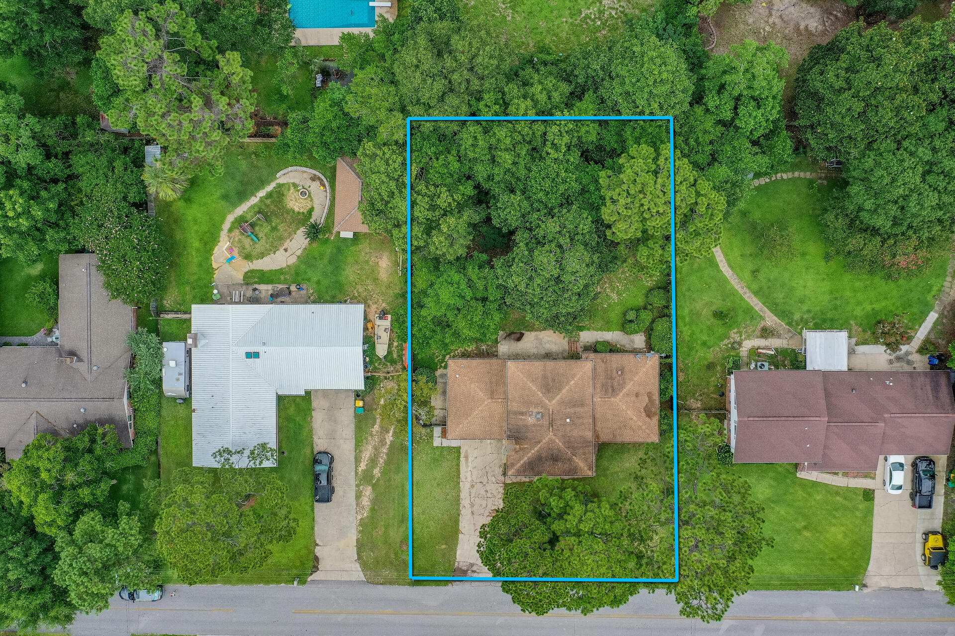 BAYOU POQUITO - Residential