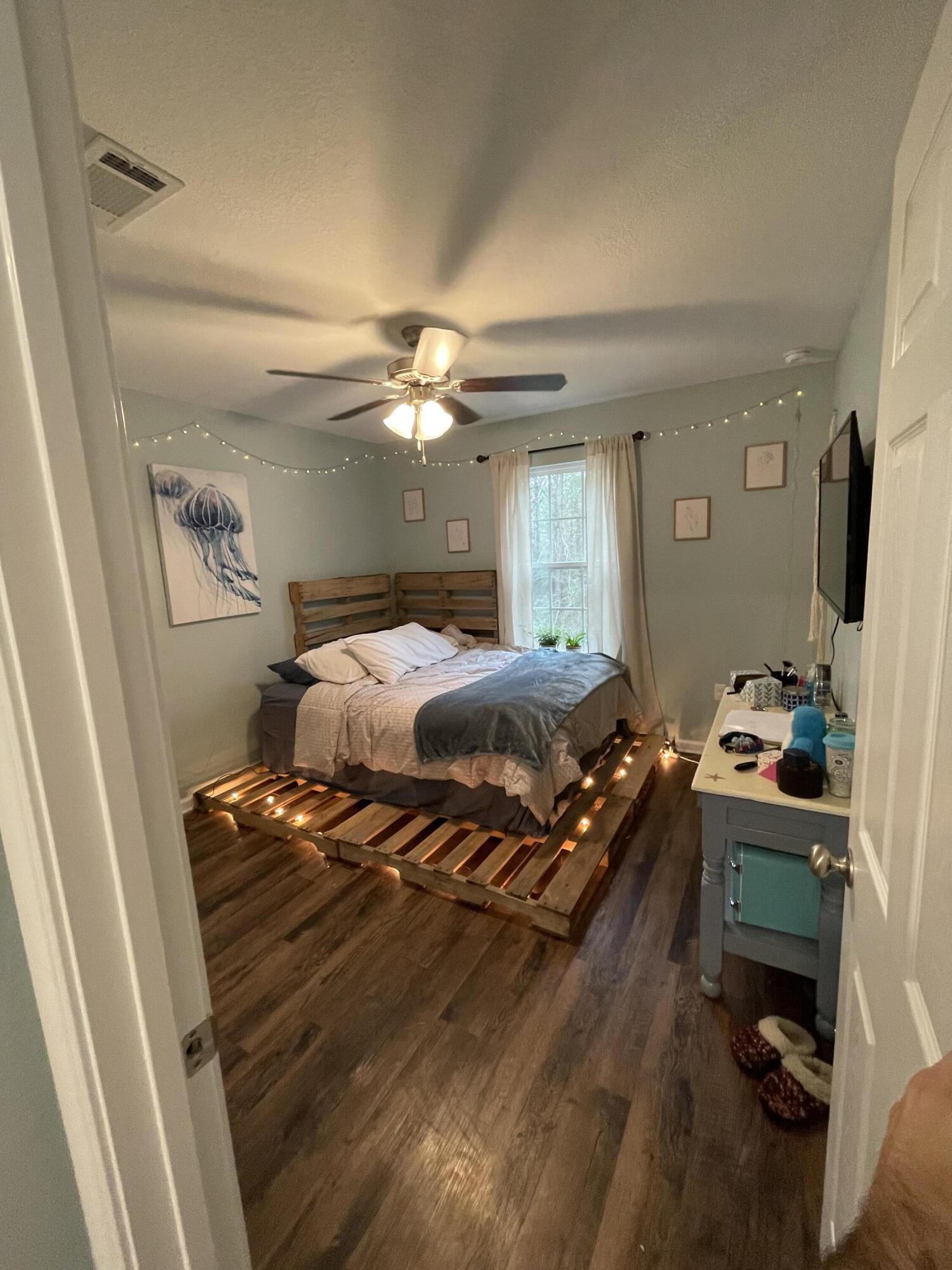 LOT 1 BLK C COUNTRY CLUB EST UNIT 1 - Residential