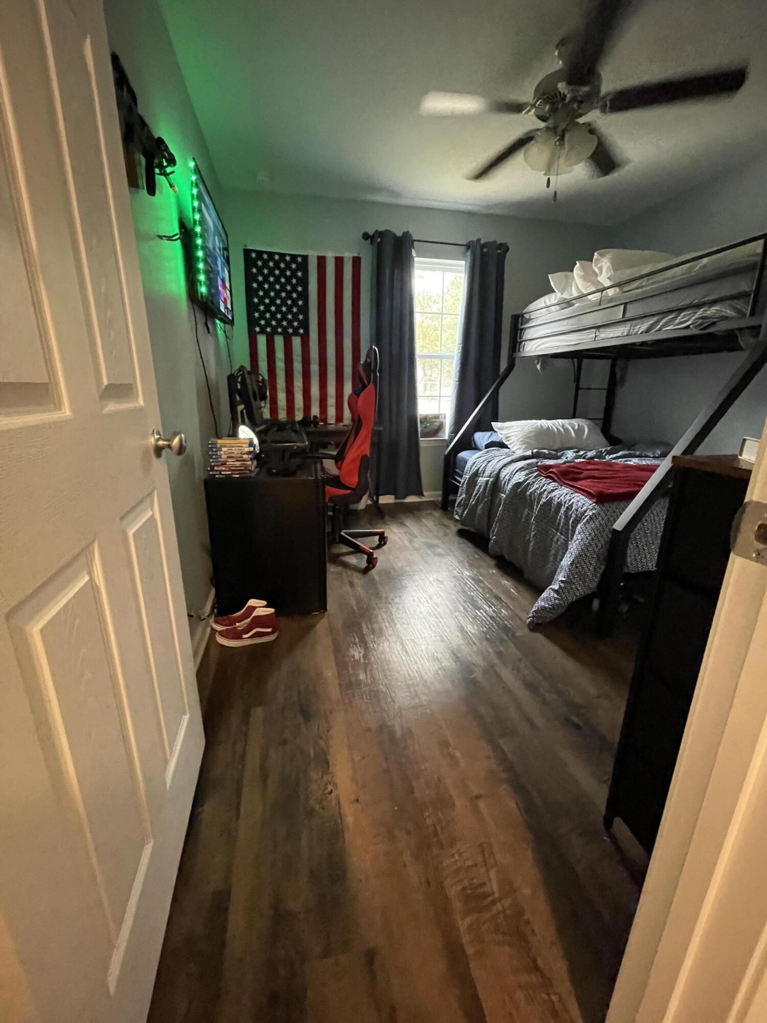 LOT 1 BLK C COUNTRY CLUB EST UNIT 1 - Residential