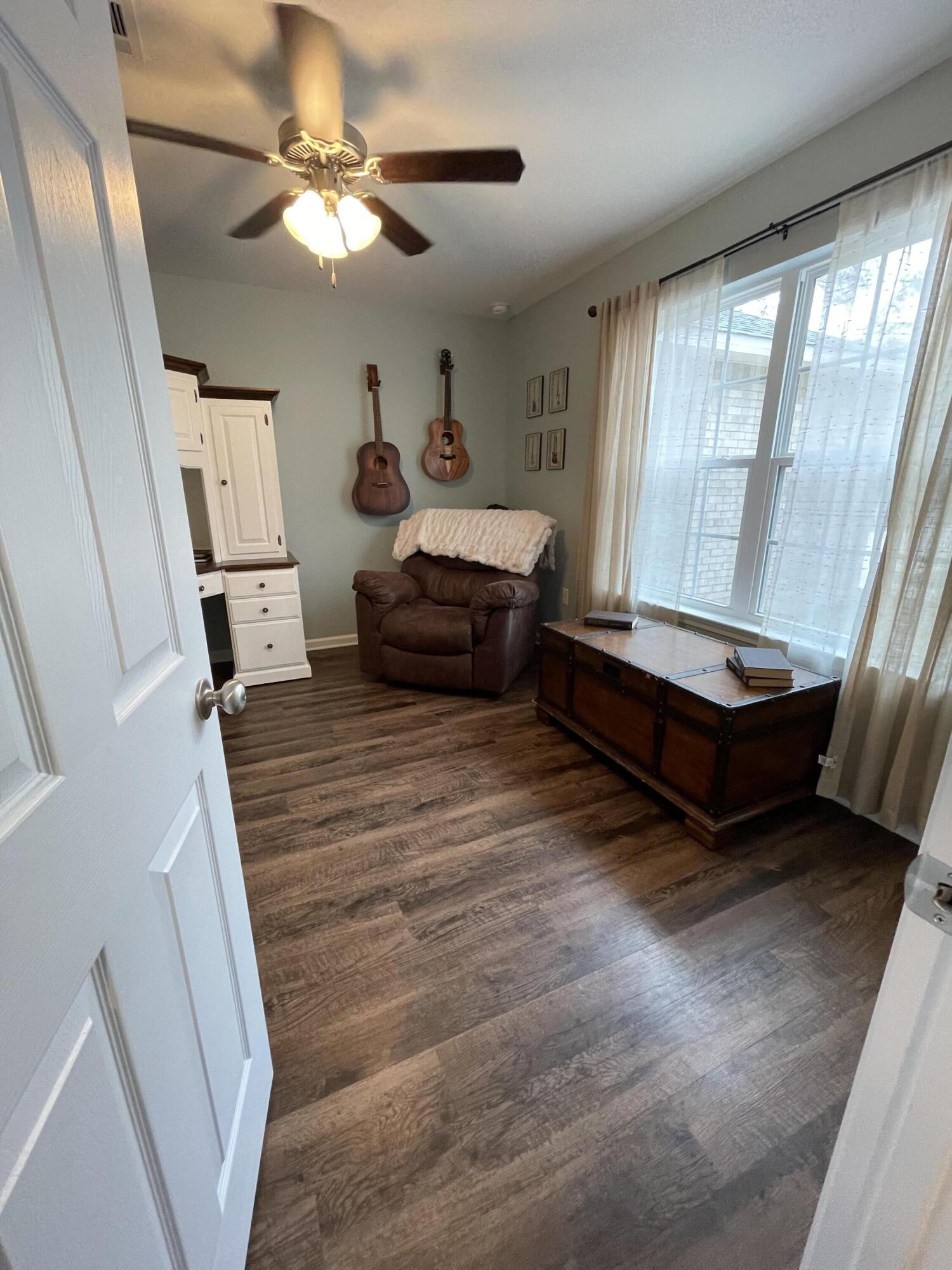 LOT 1 BLK C COUNTRY CLUB EST UNIT 1 - Residential