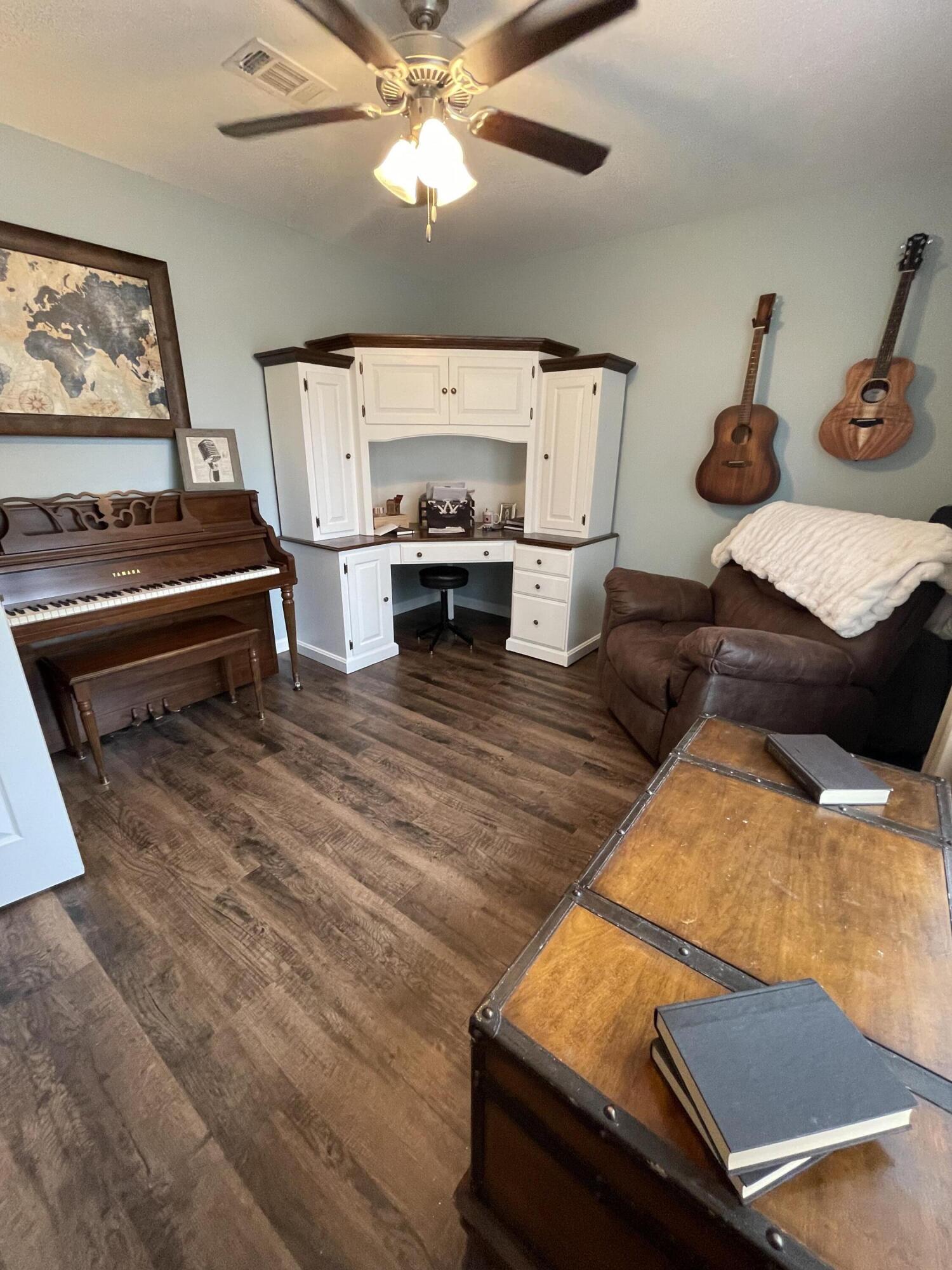 LOT 1 BLK C COUNTRY CLUB EST UNIT 1 - Residential