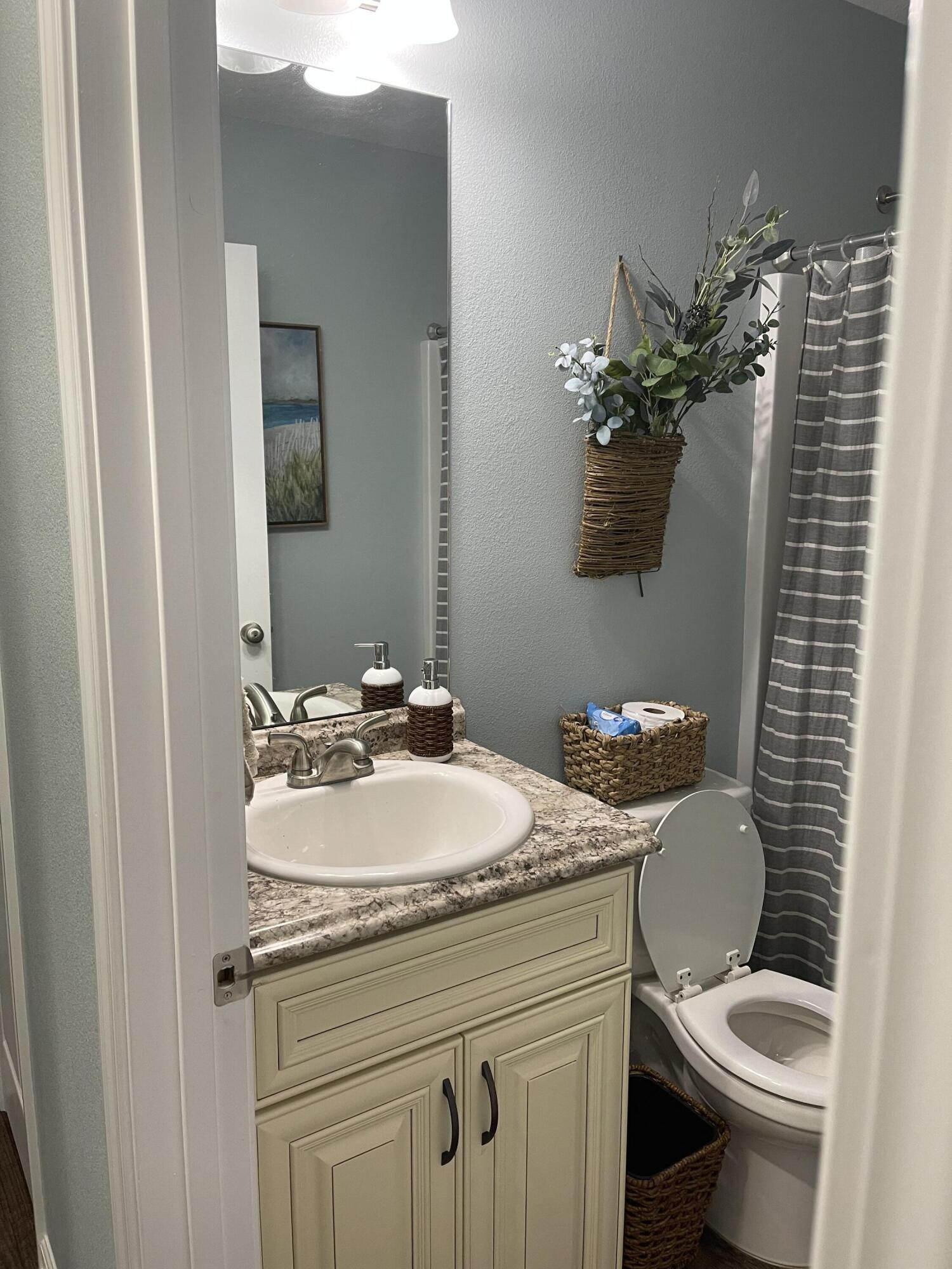 LOT 1 BLK C COUNTRY CLUB EST UNIT 1 - Residential