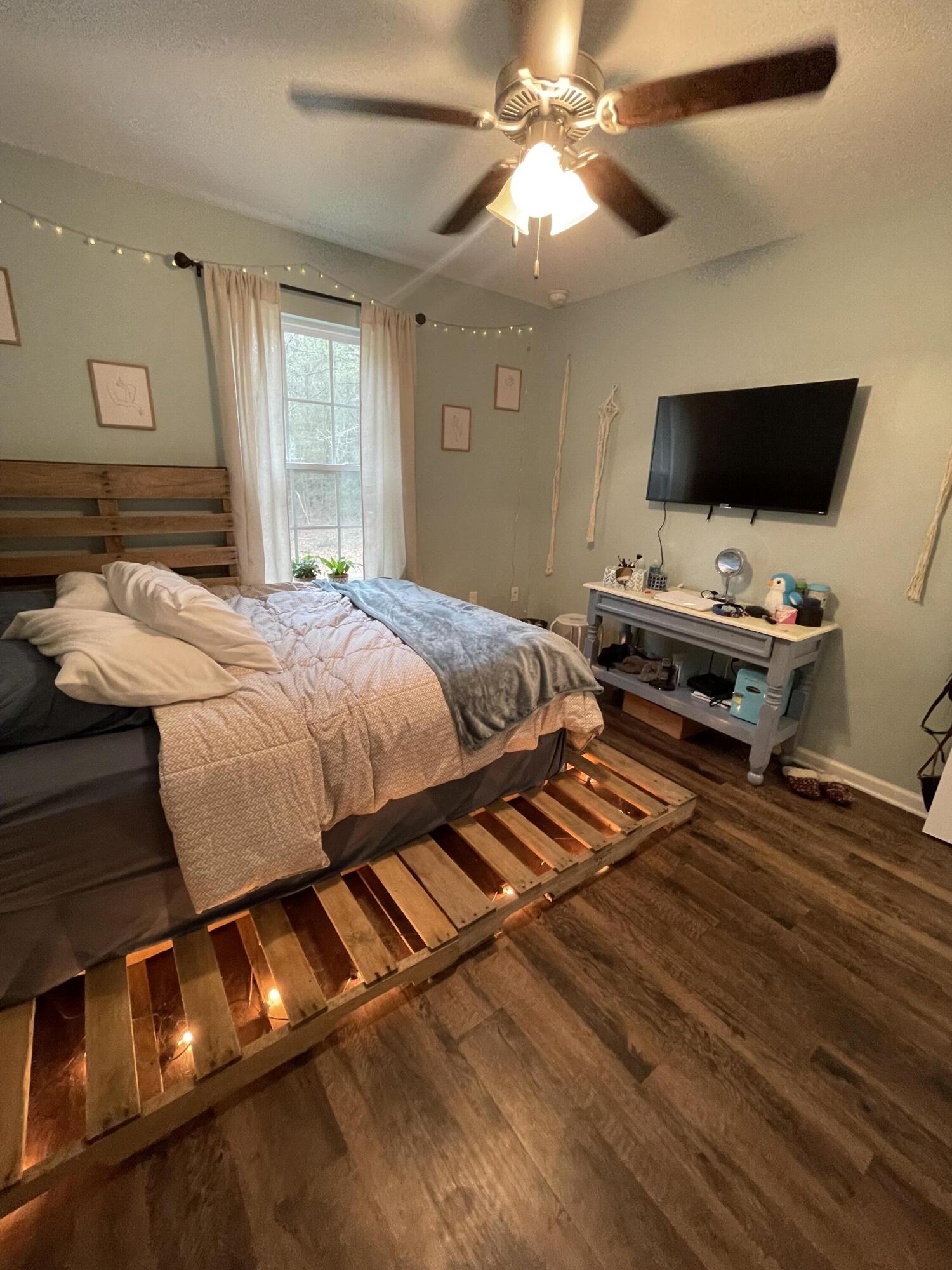 LOT 1 BLK C COUNTRY CLUB EST UNIT 1 - Residential