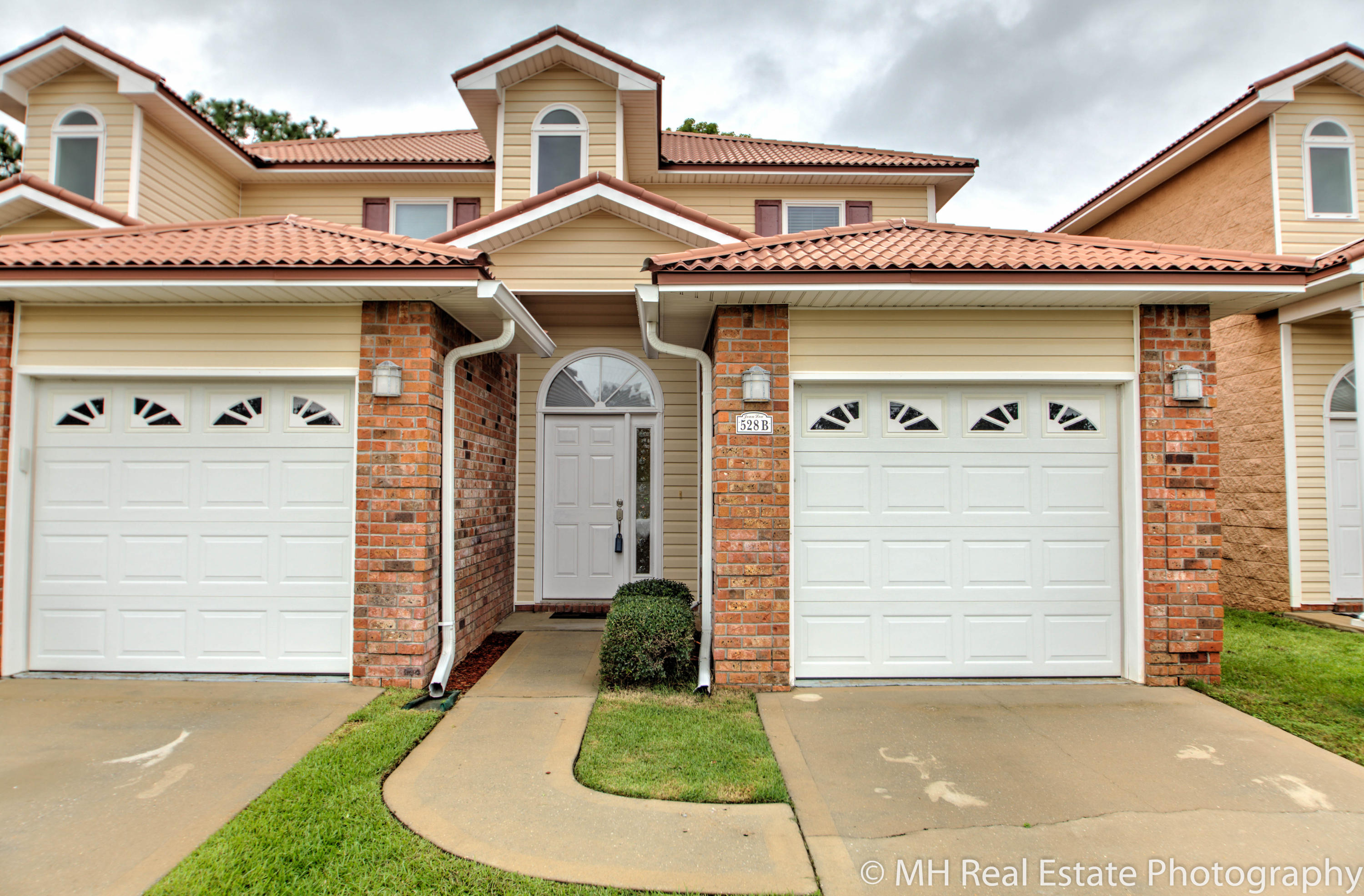 JEAN LEA TOWNHOMES - Residential