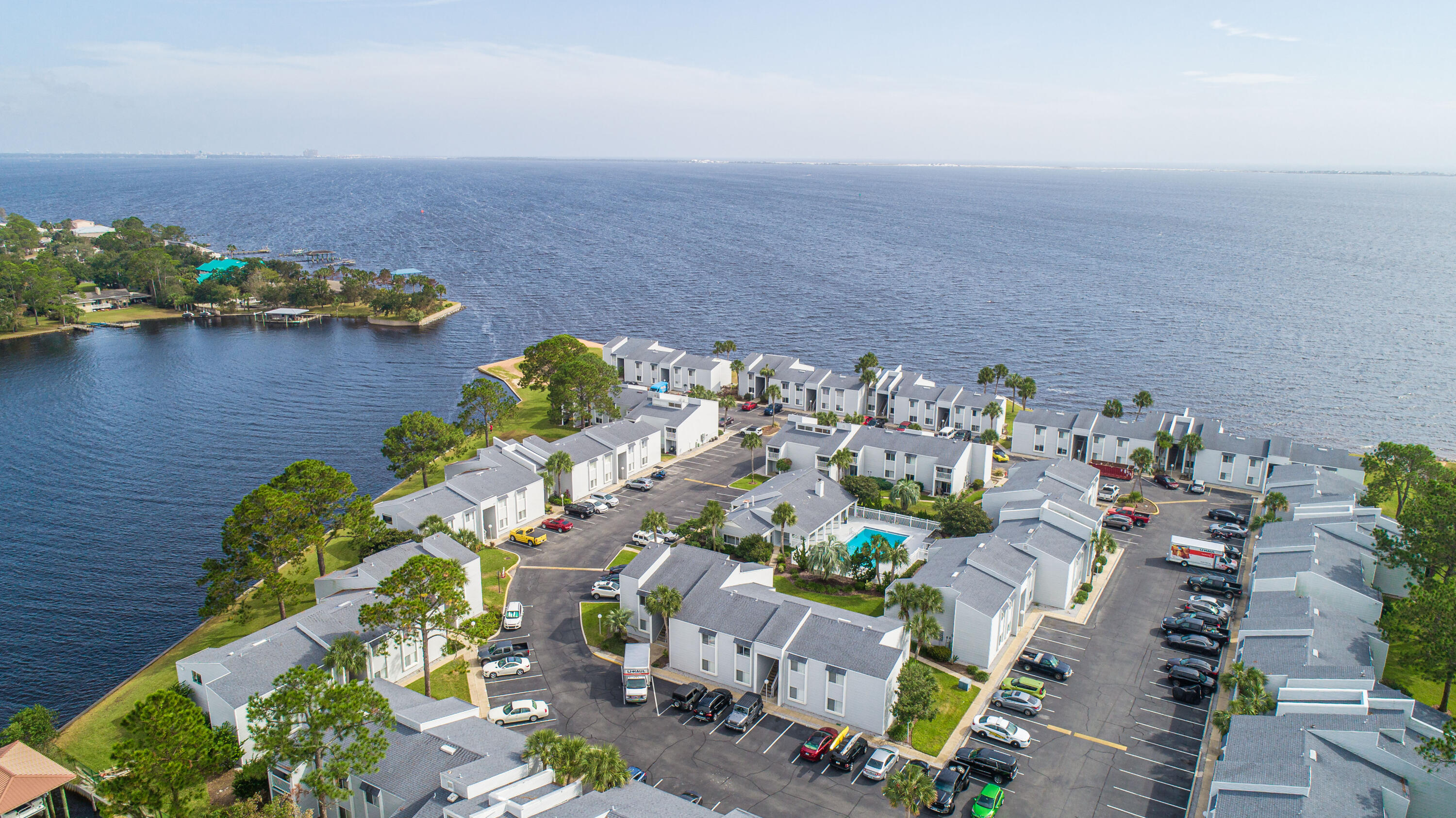 FINISTERRA CONDO - Residential