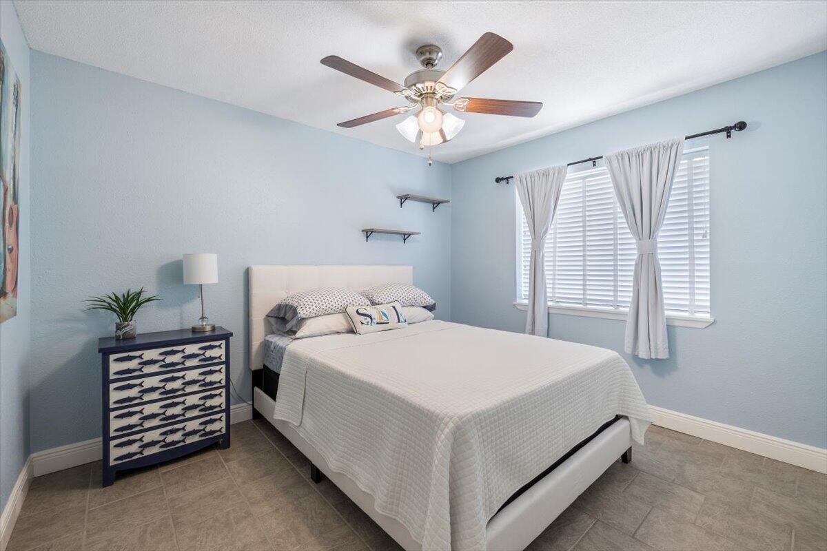 FINISTERRA CONDO - Residential