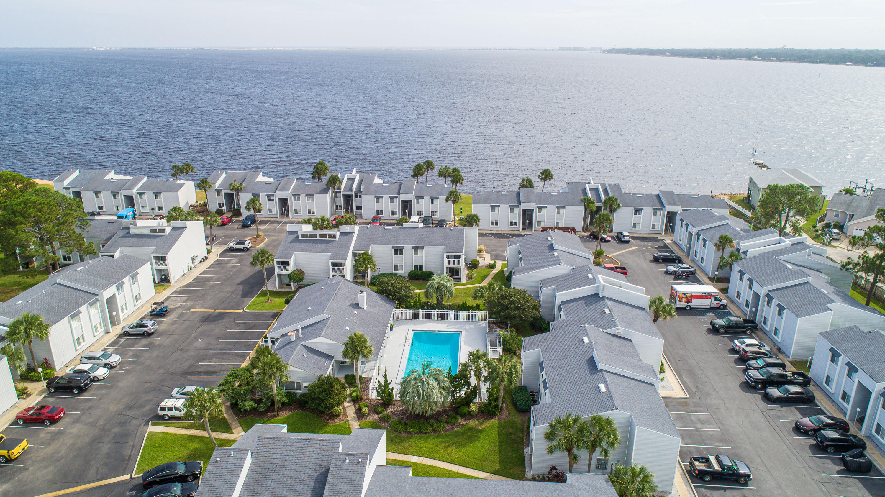 FINISTERRA CONDO - Residential