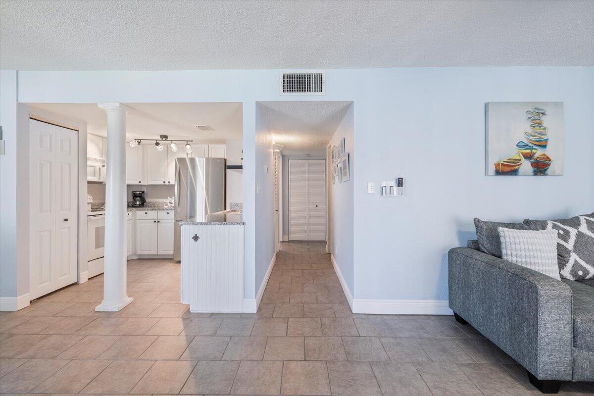 FINISTERRA CONDO - Residential