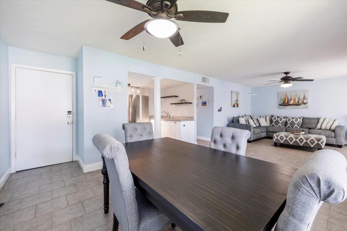 FINISTERRA CONDO - Residential