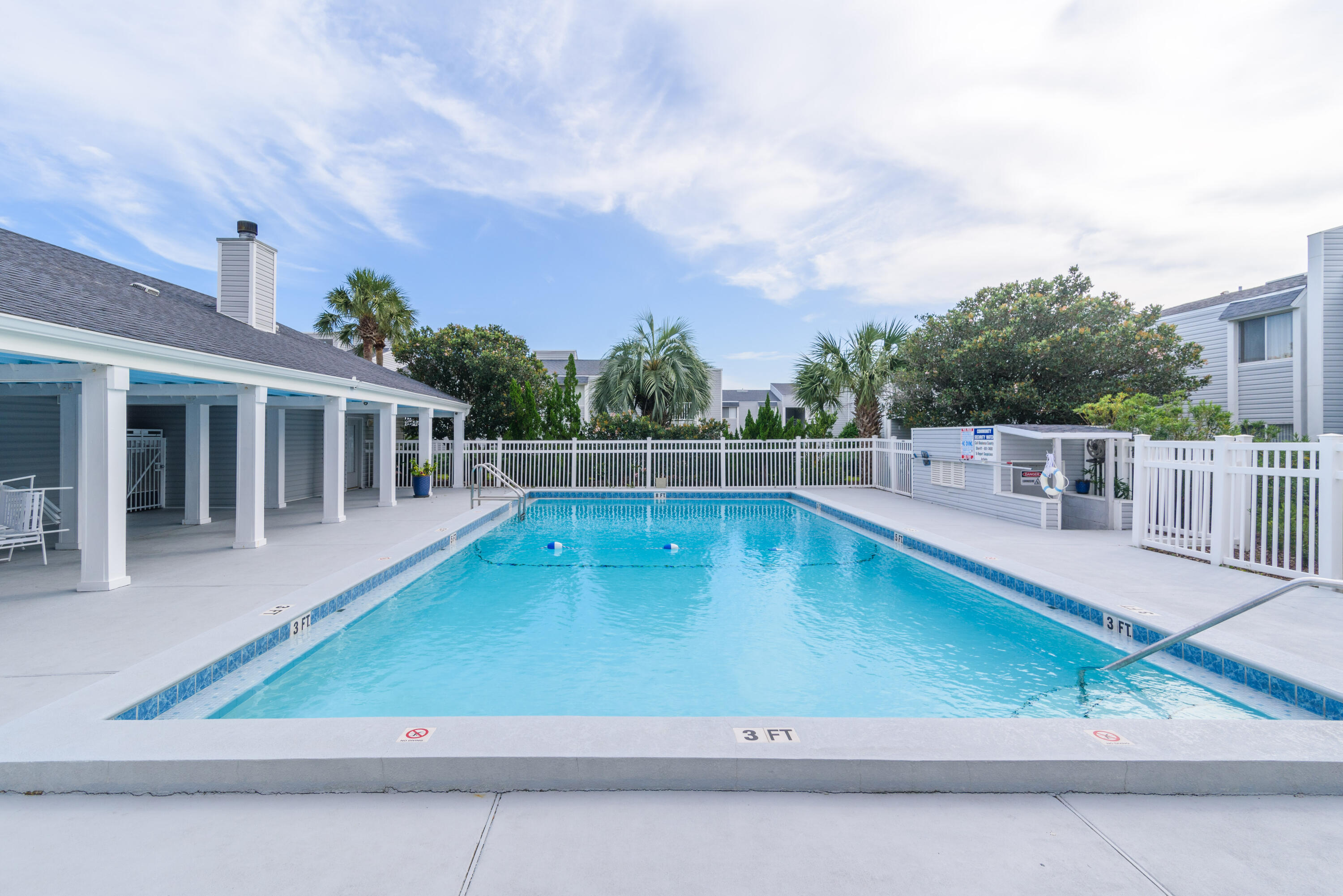 FINISTERRA CONDO - Residential