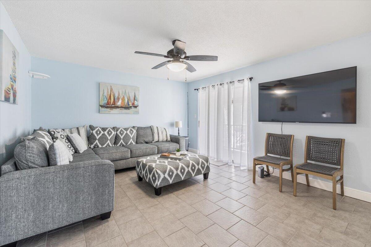 FINISTERRA CONDO - Residential