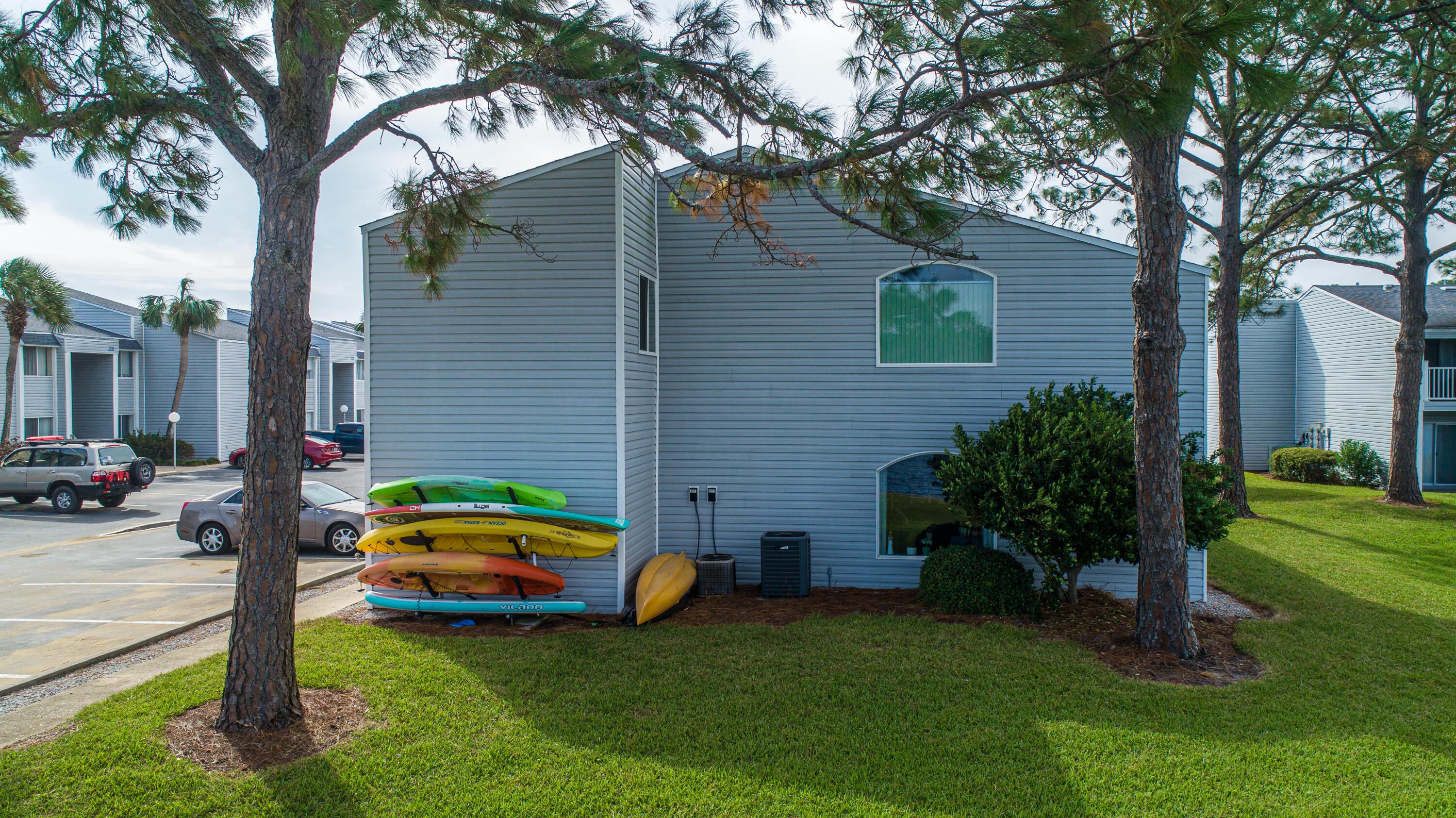 FINISTERRA CONDO - Residential