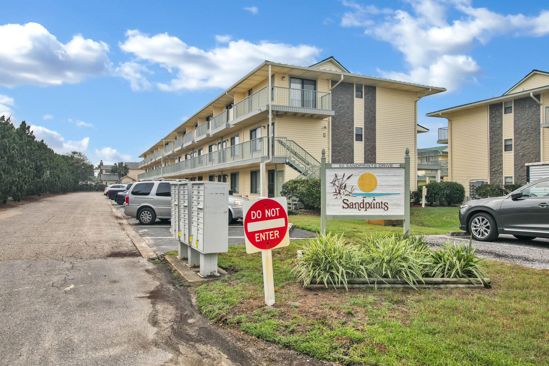 SANDPRINTS CONDO - Residential