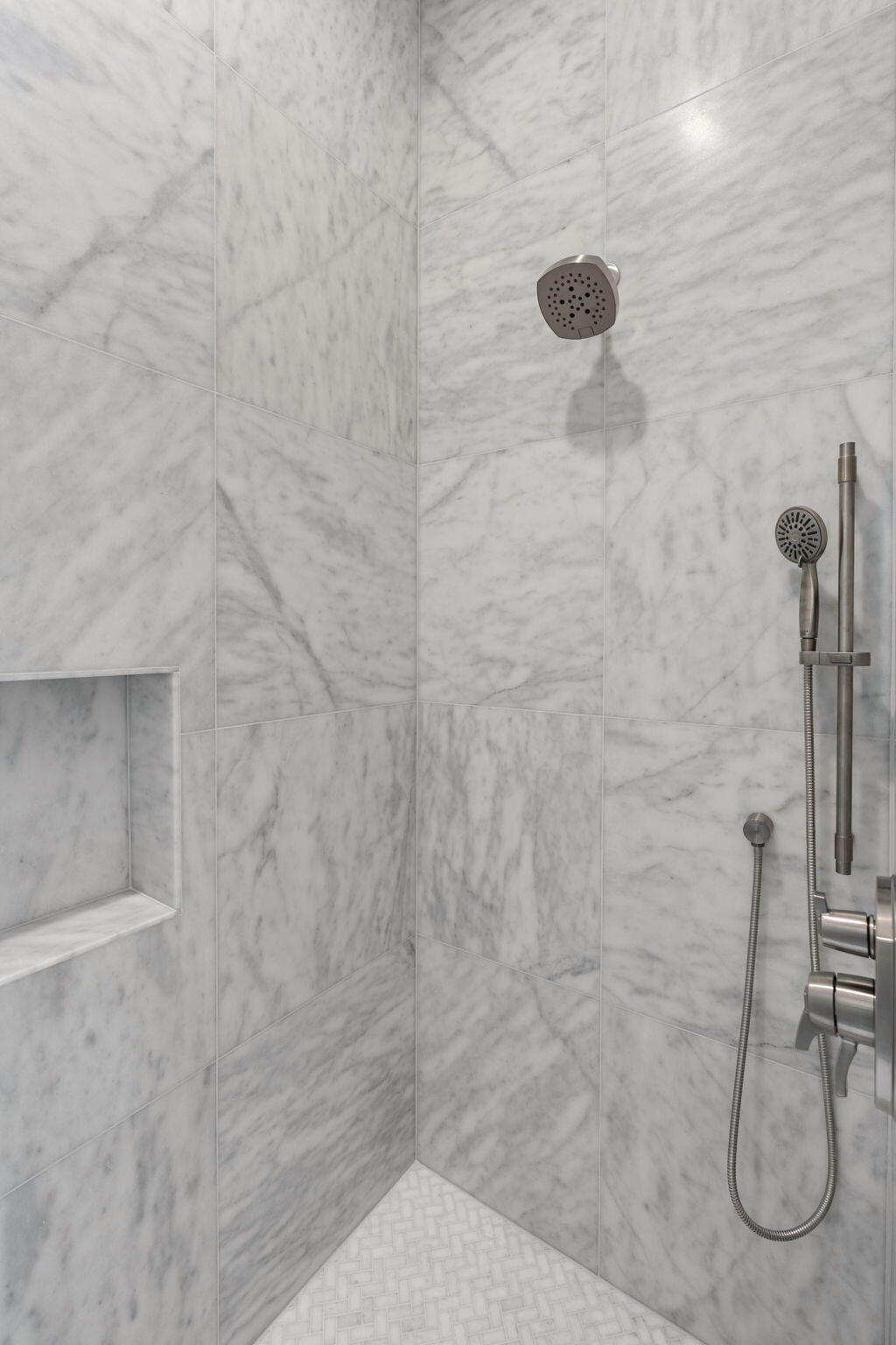 BURNT PINE - Residential