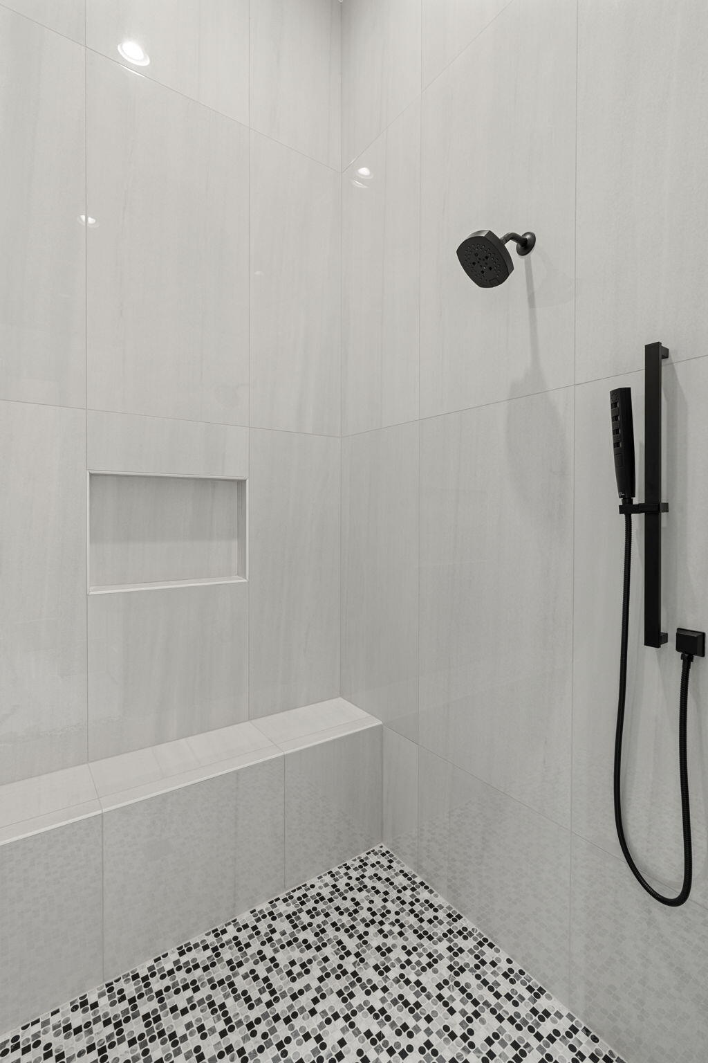 BURNT PINE - Residential