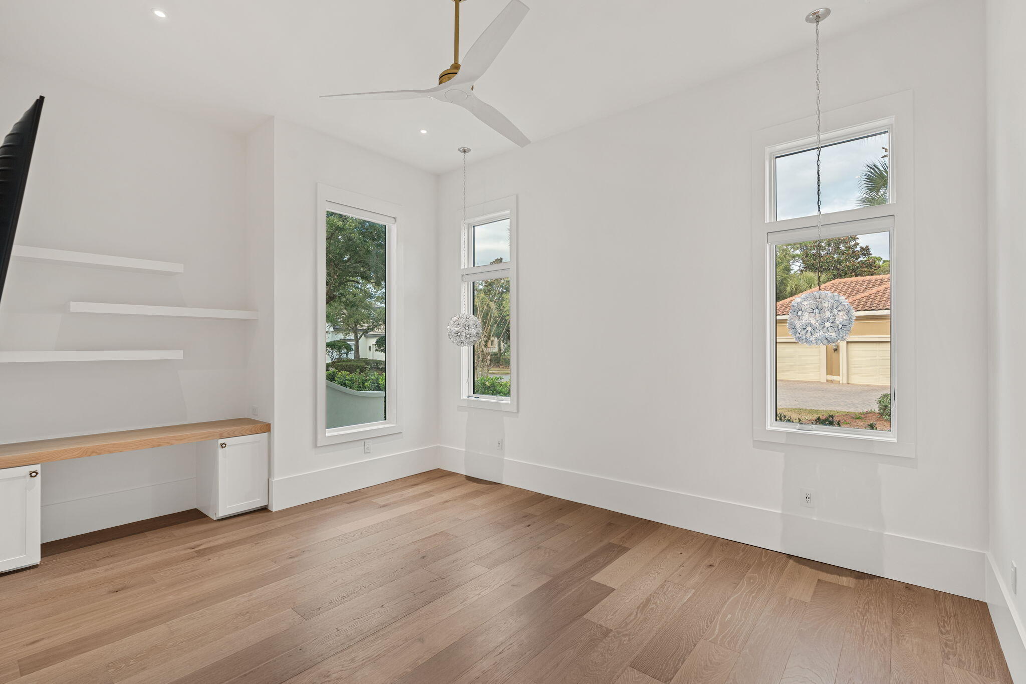 BURNT PINE - Residential