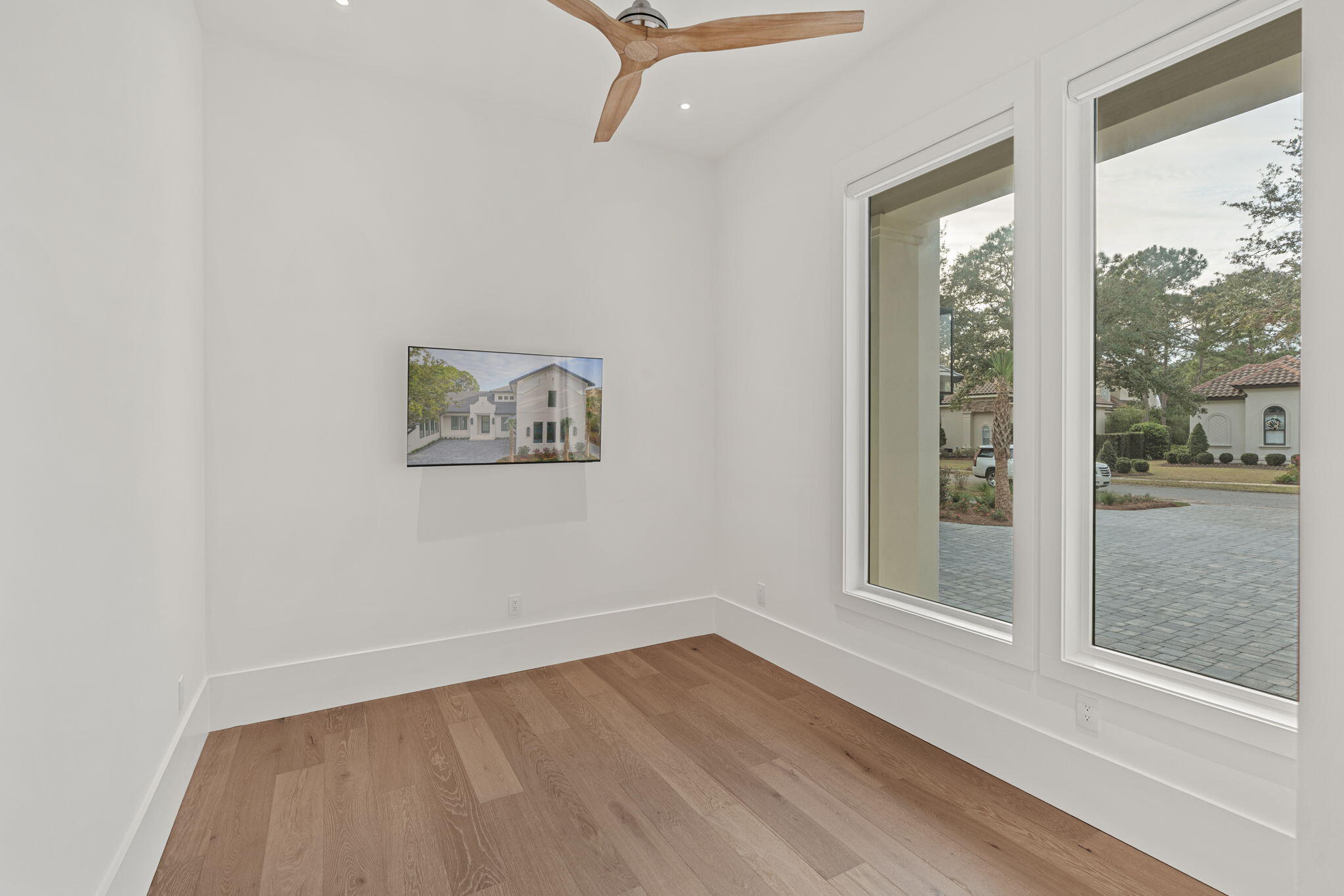 BURNT PINE - Residential