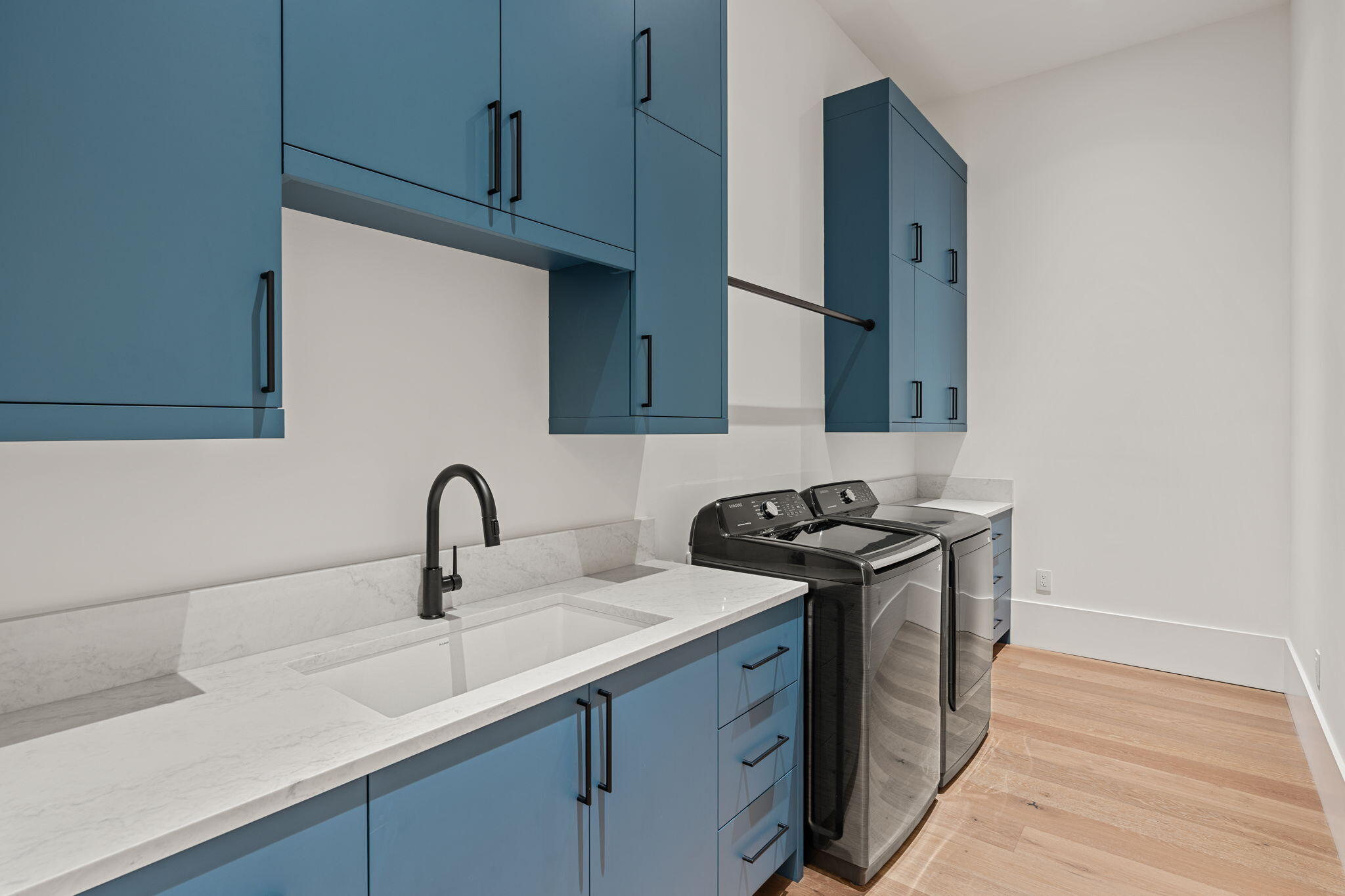 BURNT PINE - Residential