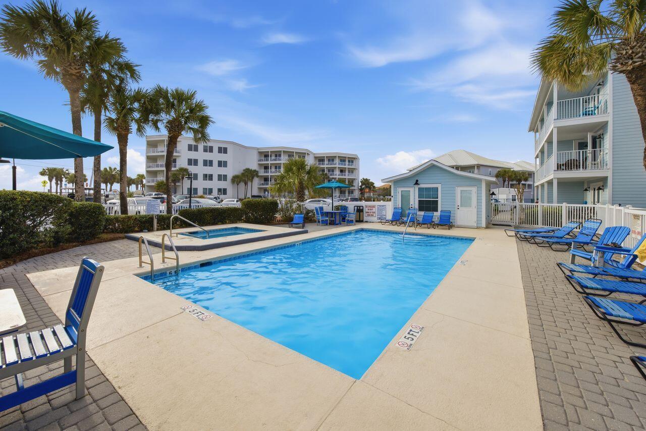 SUMMERSPELL CONDO - Residential