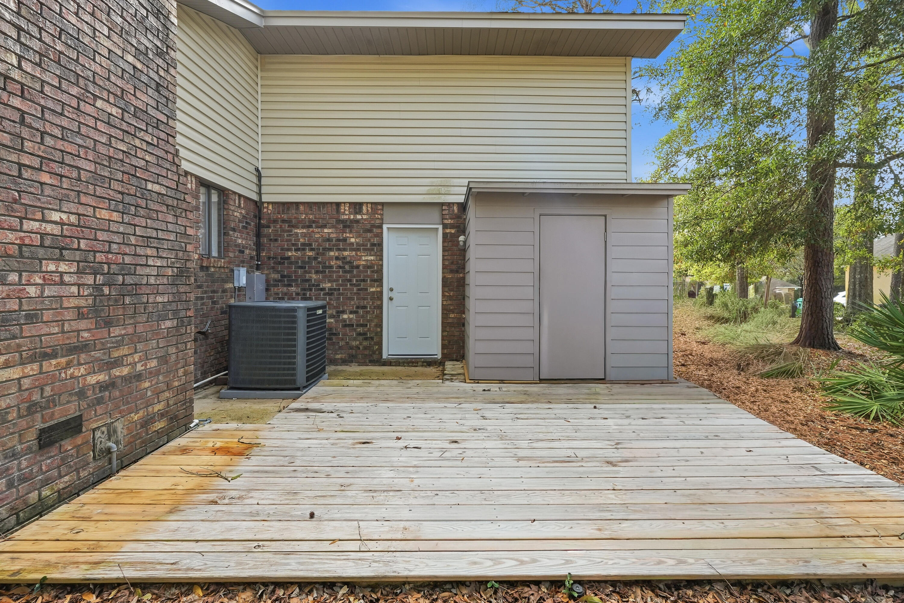 ROCKY BAYOU COUNTRY CLUB ESTATES 3 - Residential