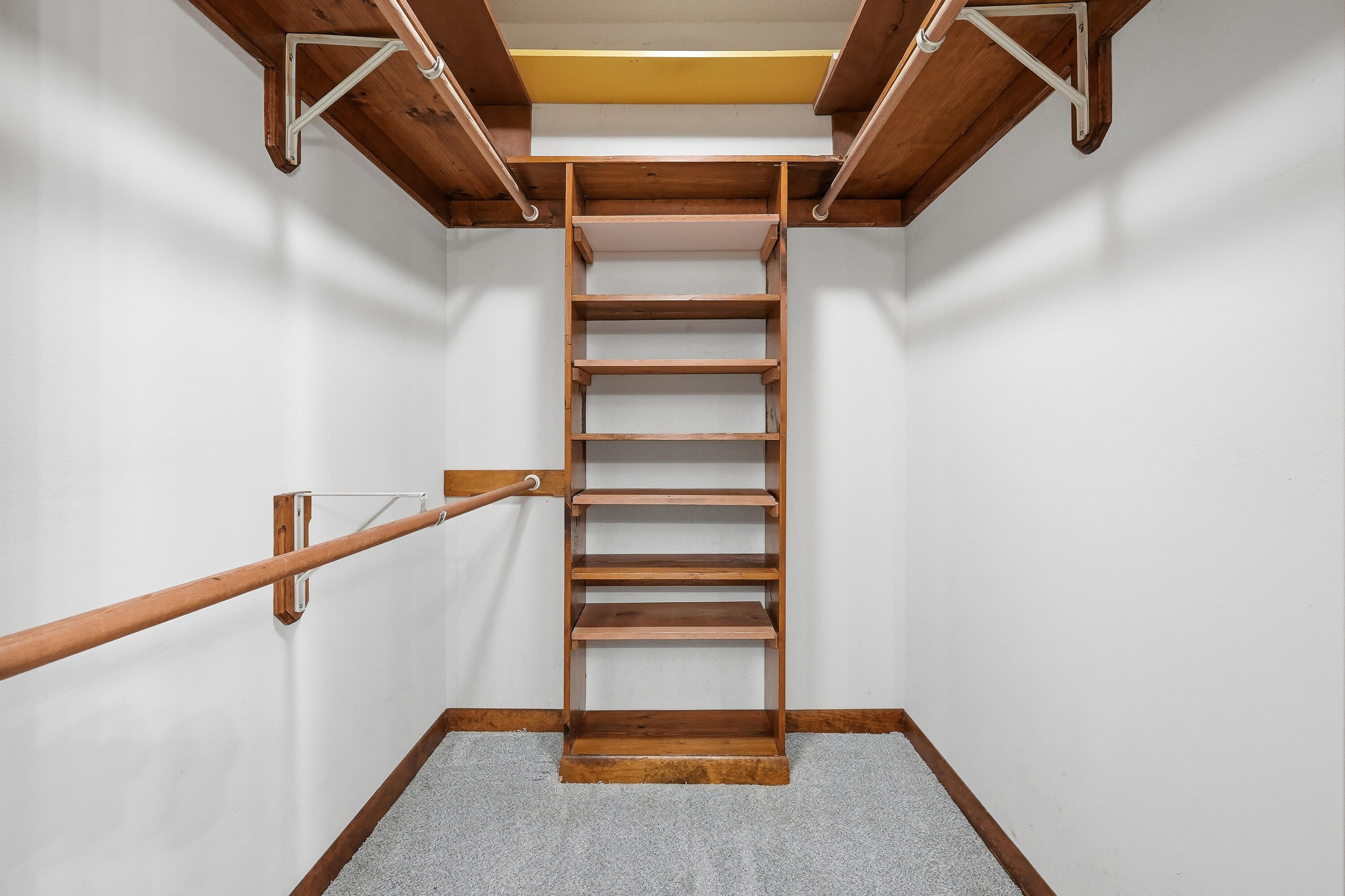 ROCKY BAYOU COUNTRY CLUB ESTATES 3 - Residential