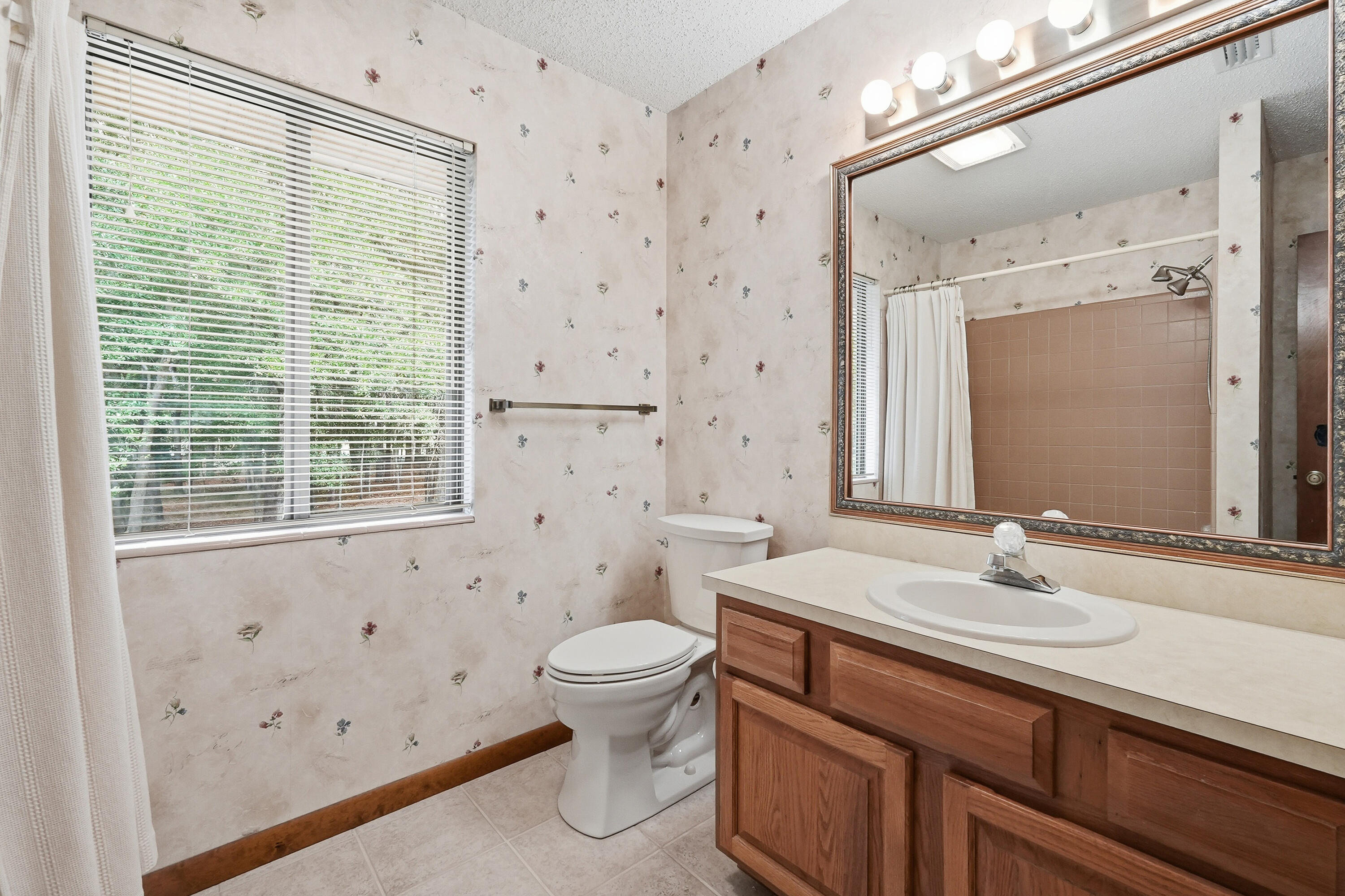 ROCKY BAYOU COUNTRY CLUB ESTATES 3 - Residential