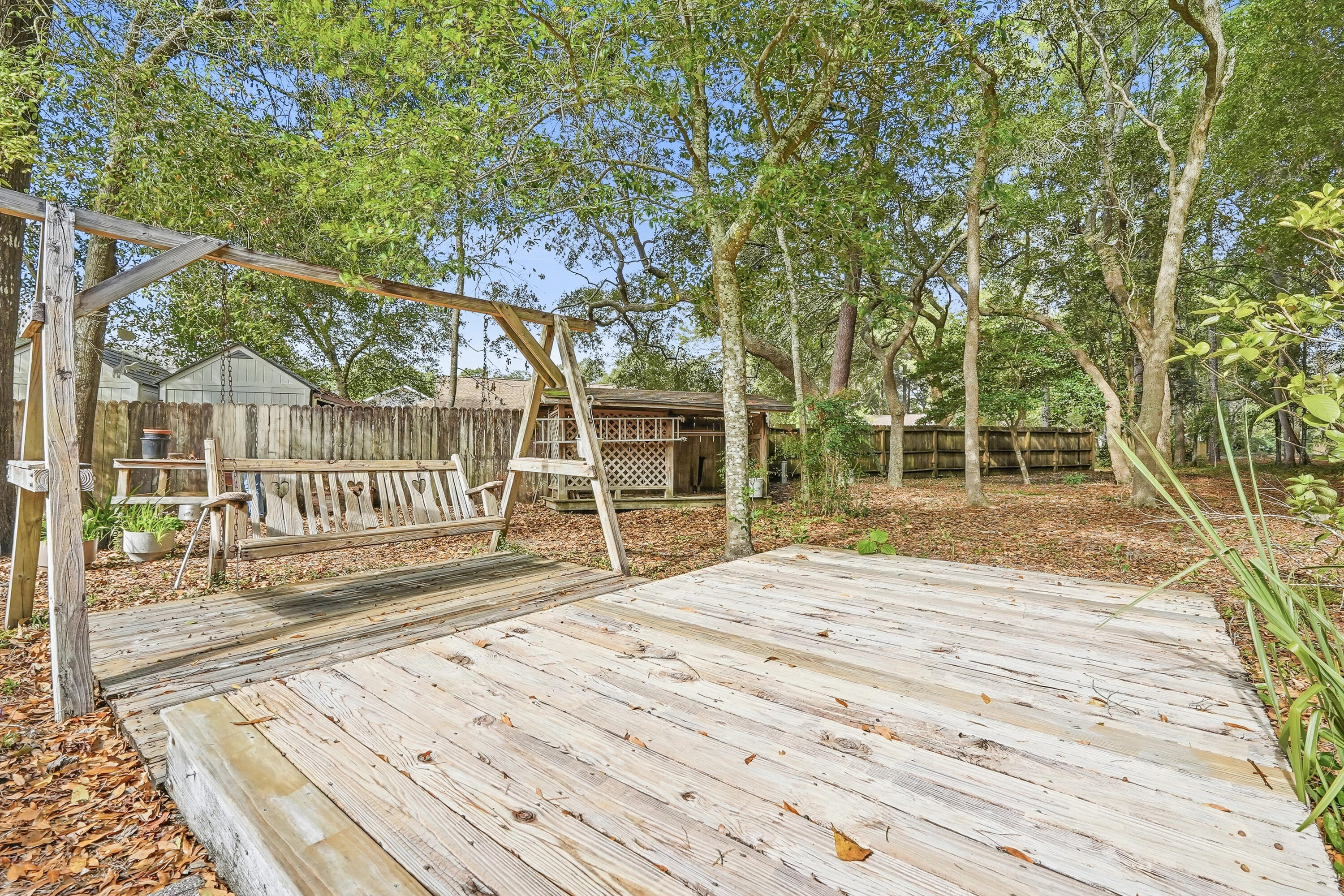 ROCKY BAYOU COUNTRY CLUB ESTATES 3 - Residential