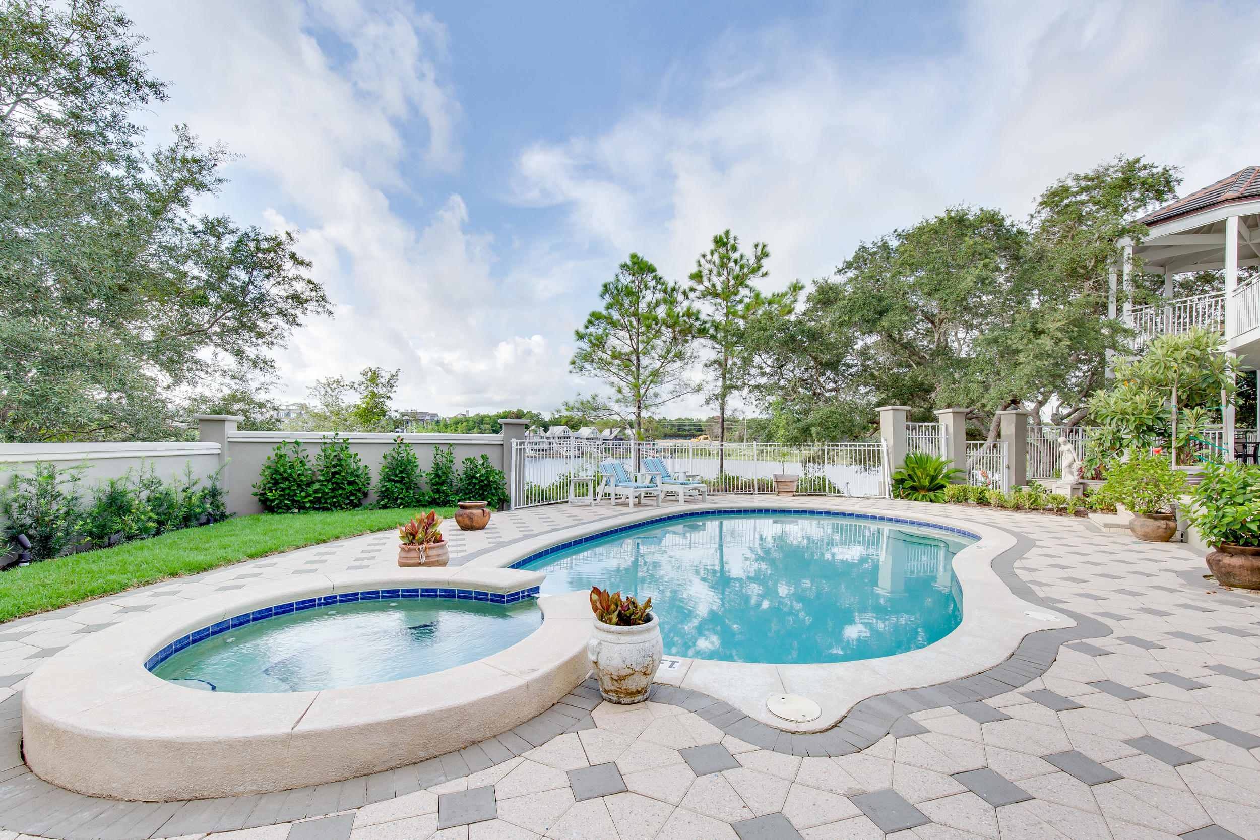 CAMP CREEK LAKE - Residential