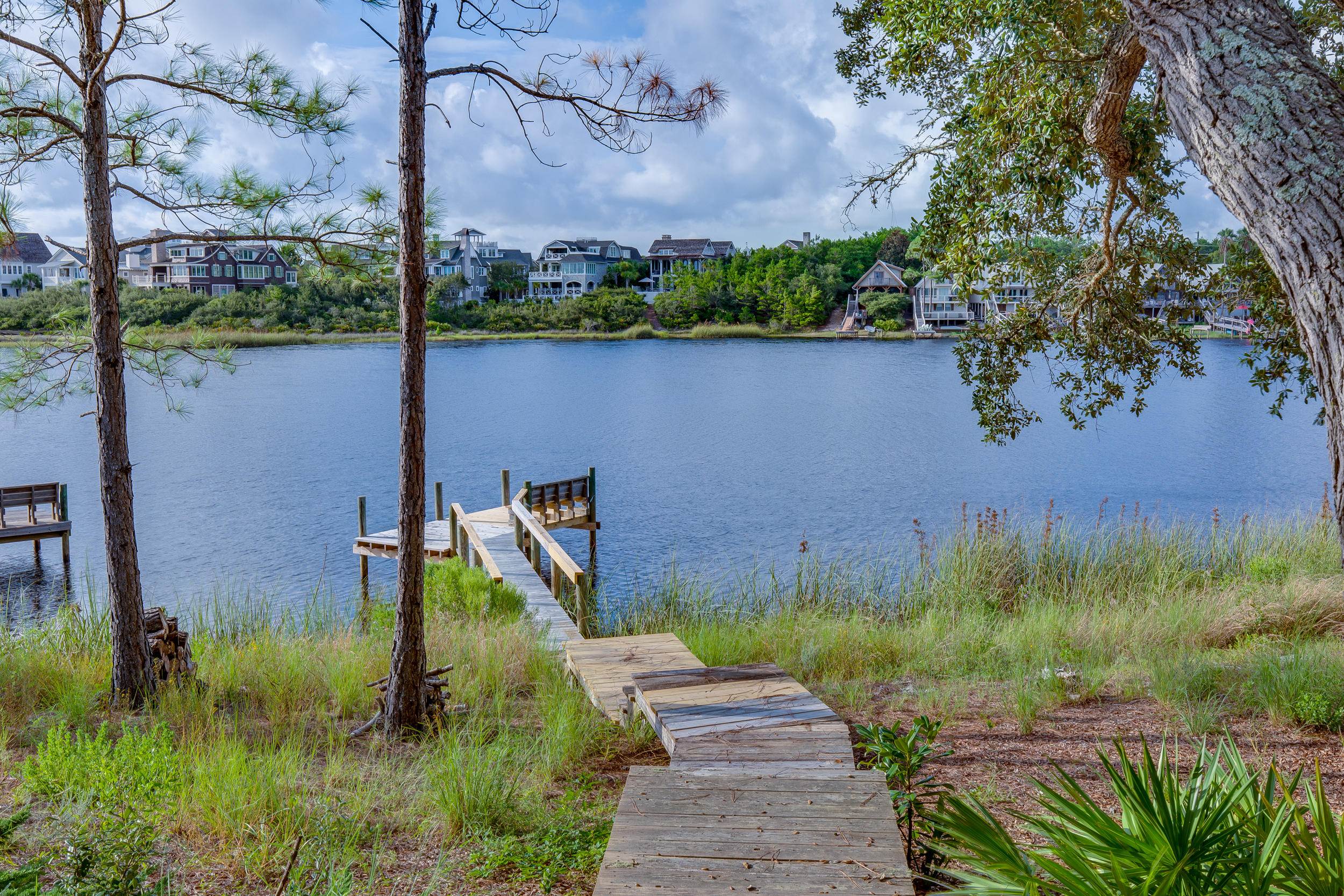 CAMP CREEK LAKE - Residential