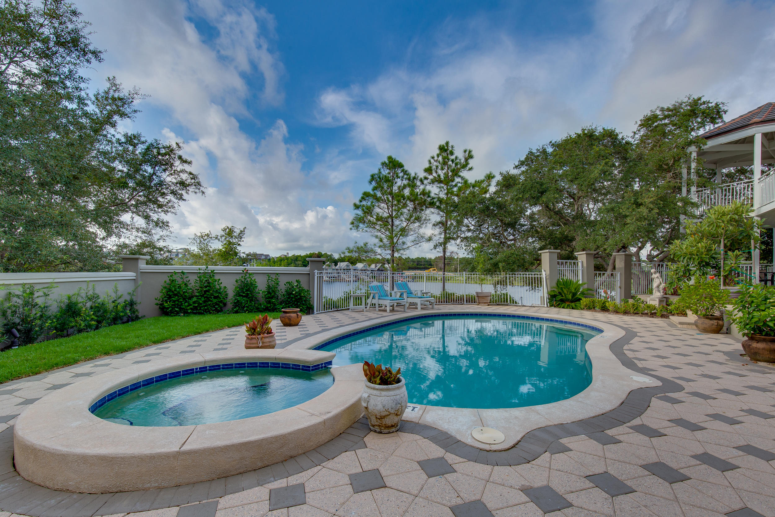 CAMP CREEK LAKE - Residential