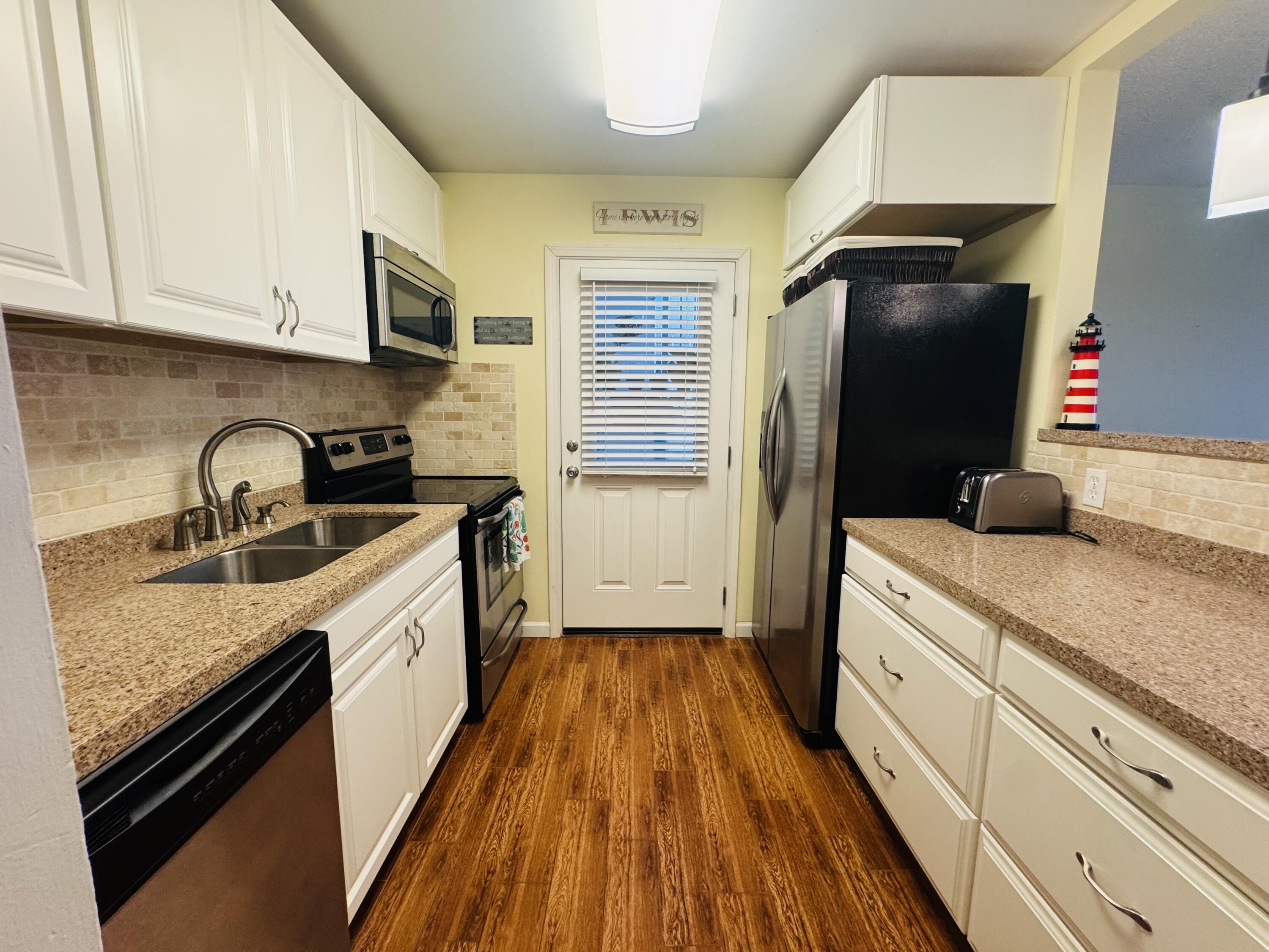 LANDMARK CONDO - Residential Lease