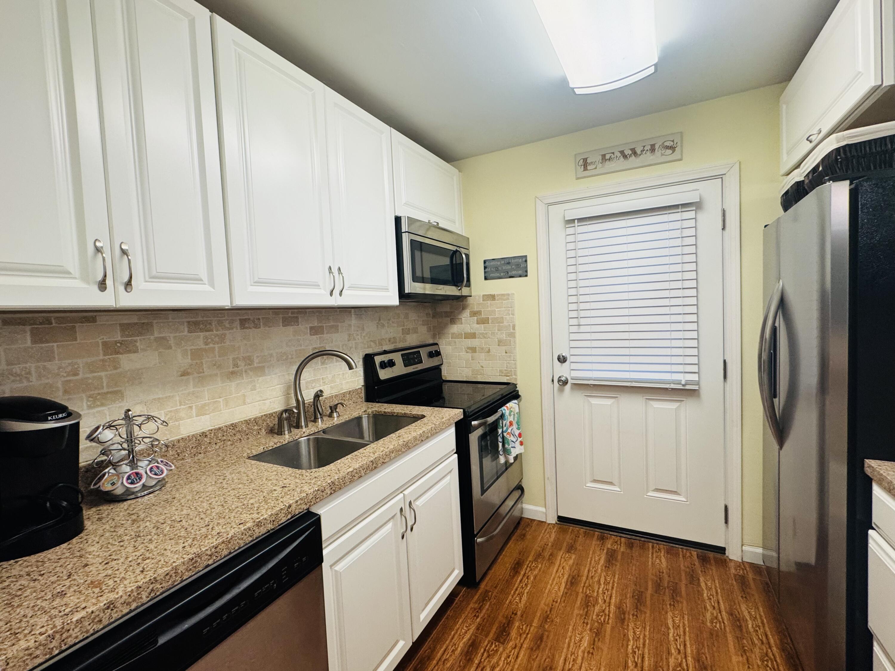 LANDMARK CONDO - Residential Lease