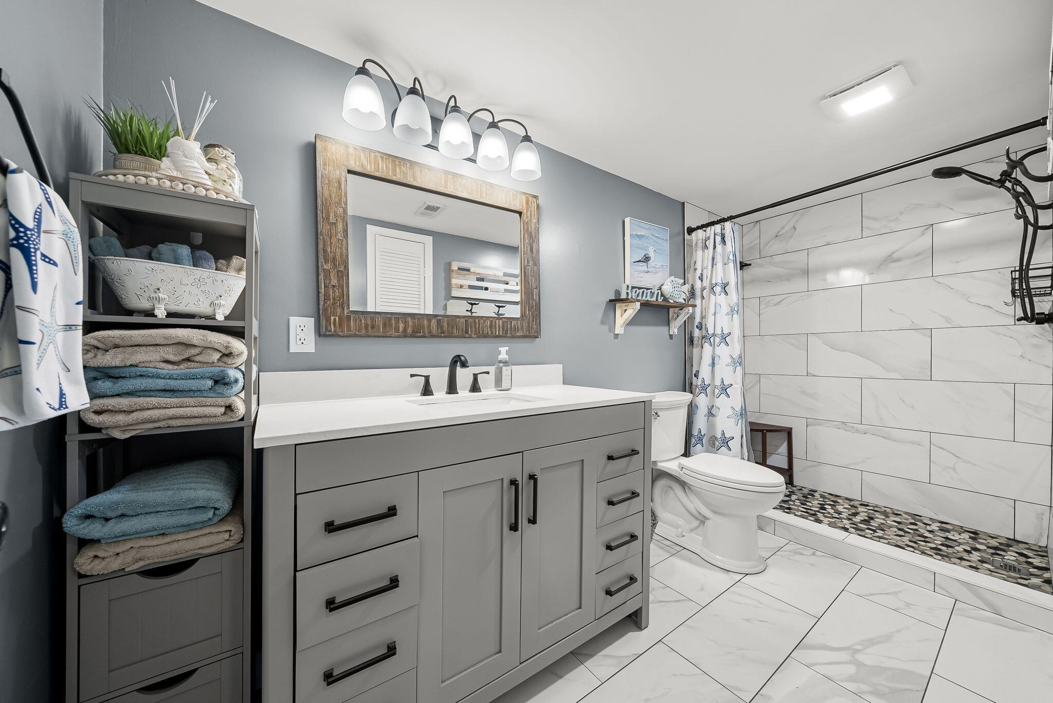 LANDMARK CONDO - Residential