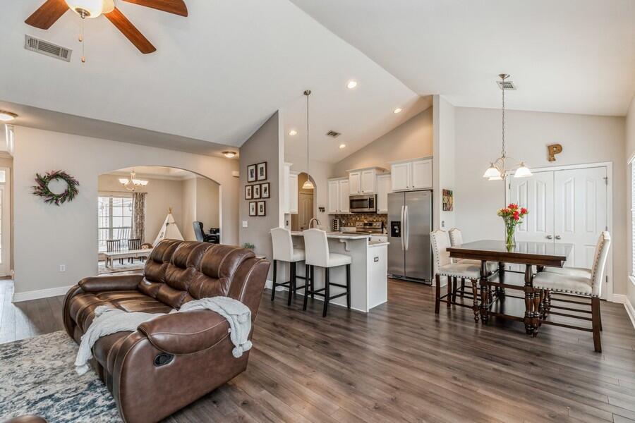 ROLLING RIDGE - Residential