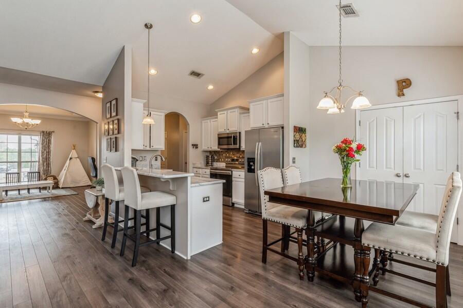 ROLLING RIDGE - Residential