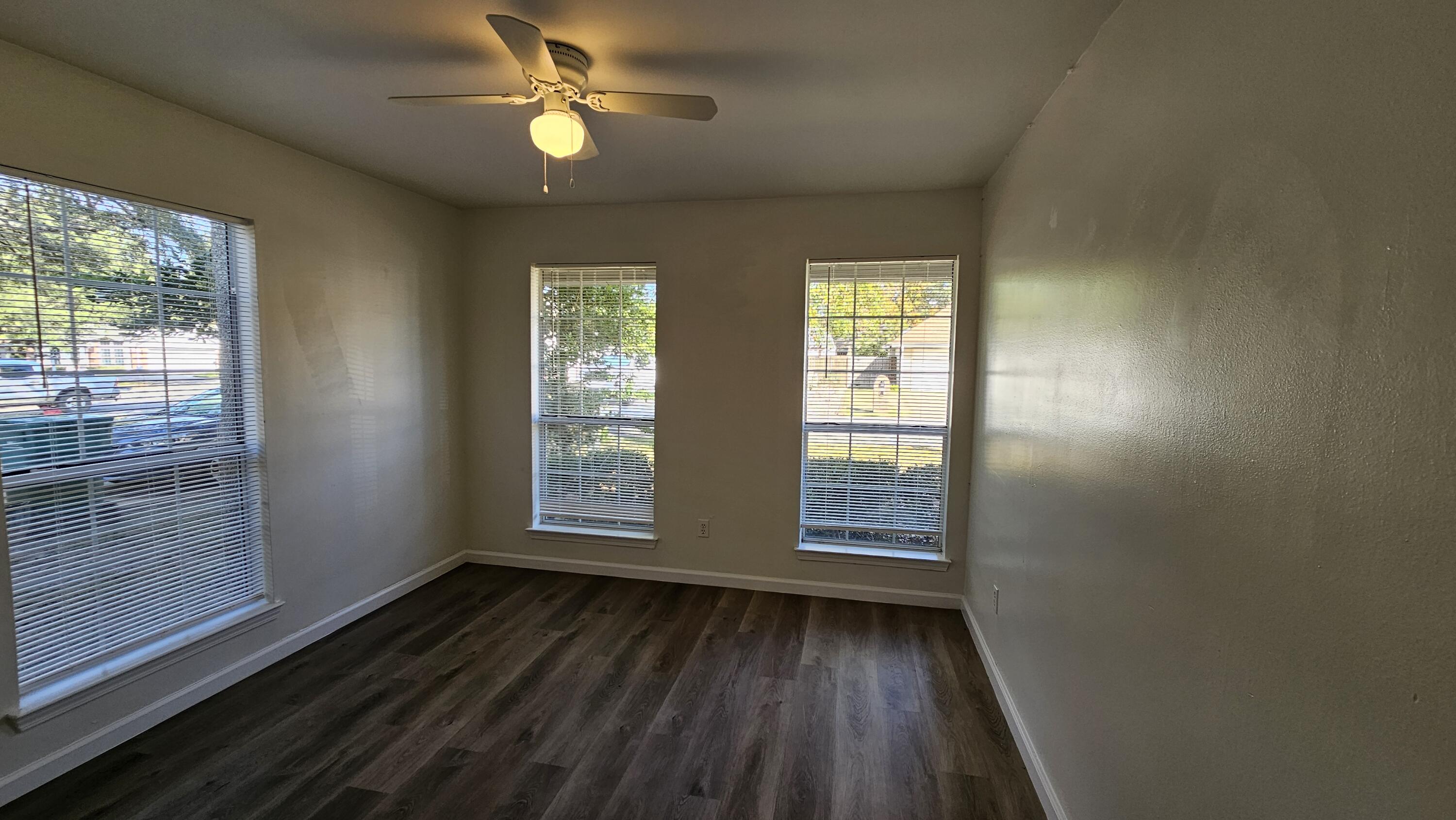 PARKWOOD PLACE AT BLUEWATER BAY - Residential Lease