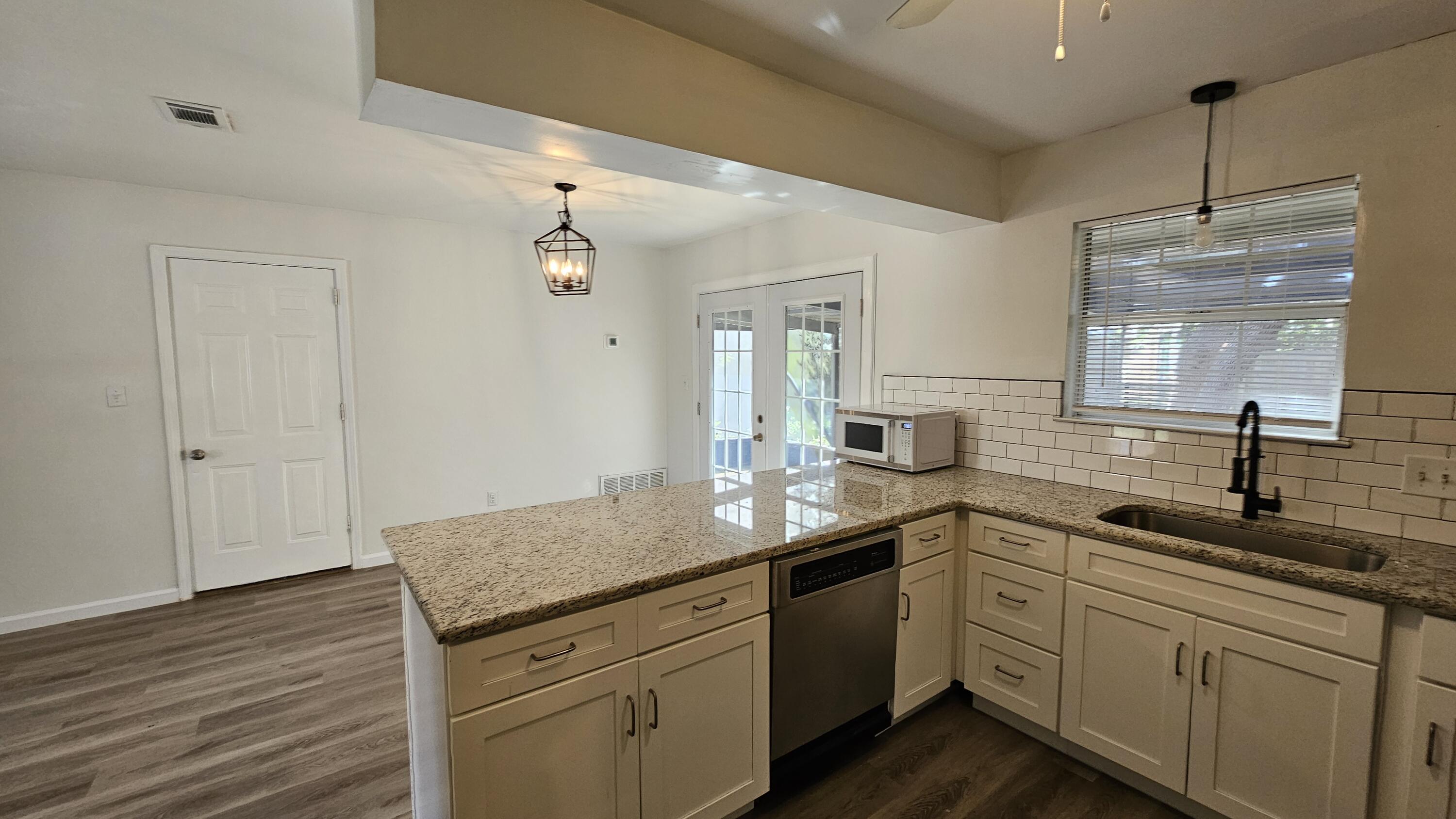 PARKWOOD PLACE AT BLUEWATER BAY - Residential Lease