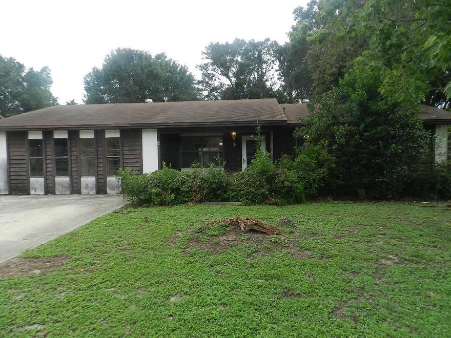 With a little love, this 3 bedroom, 2 bath home in Mary Esther could be the perfect year round home or rental property. Close to Military Bases, shopping, schools and employment opportunities.