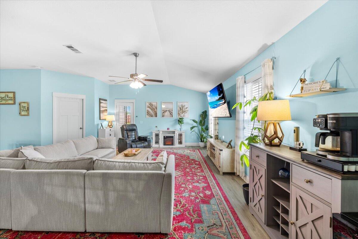 First Addition to Navarre, - Residential