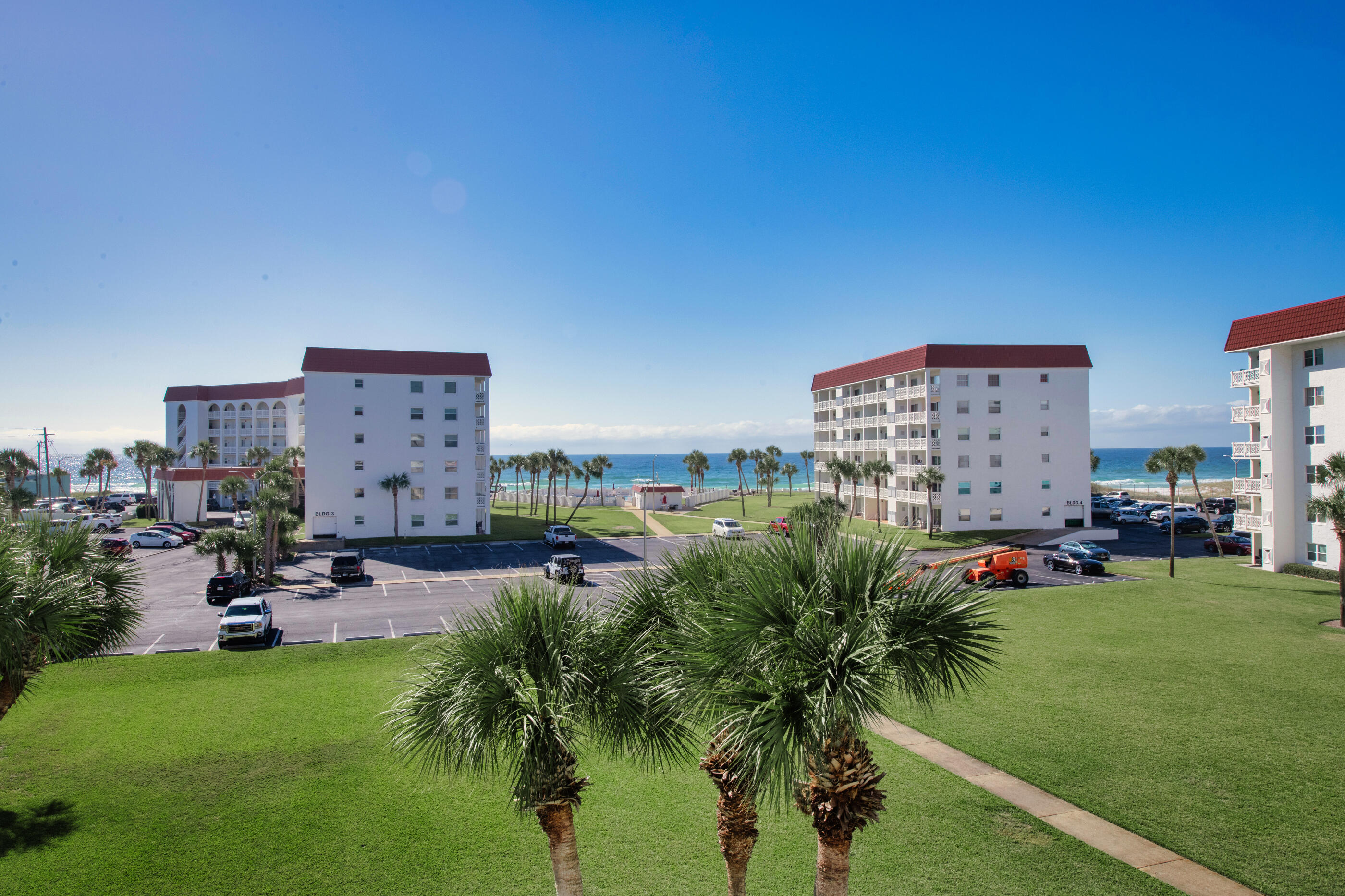 EL MATADOR CONDO - Residential