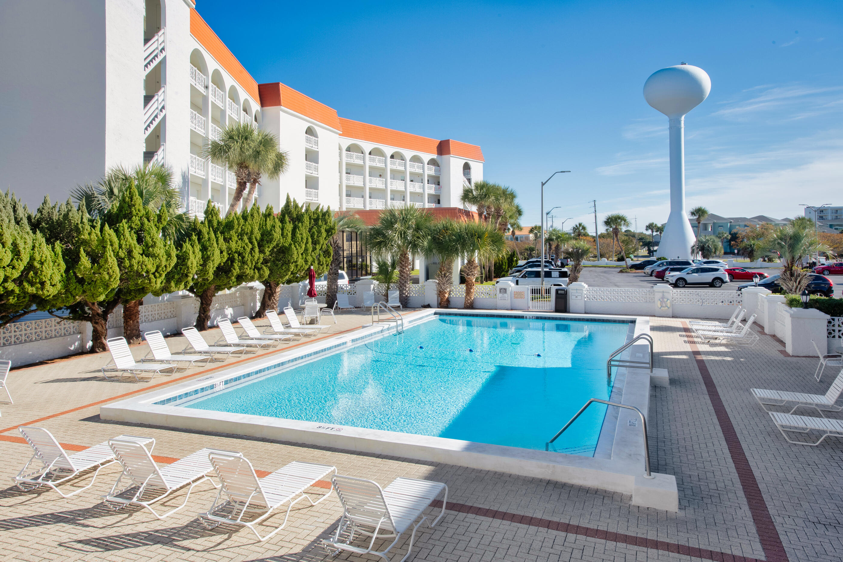 EL MATADOR CONDO - Residential