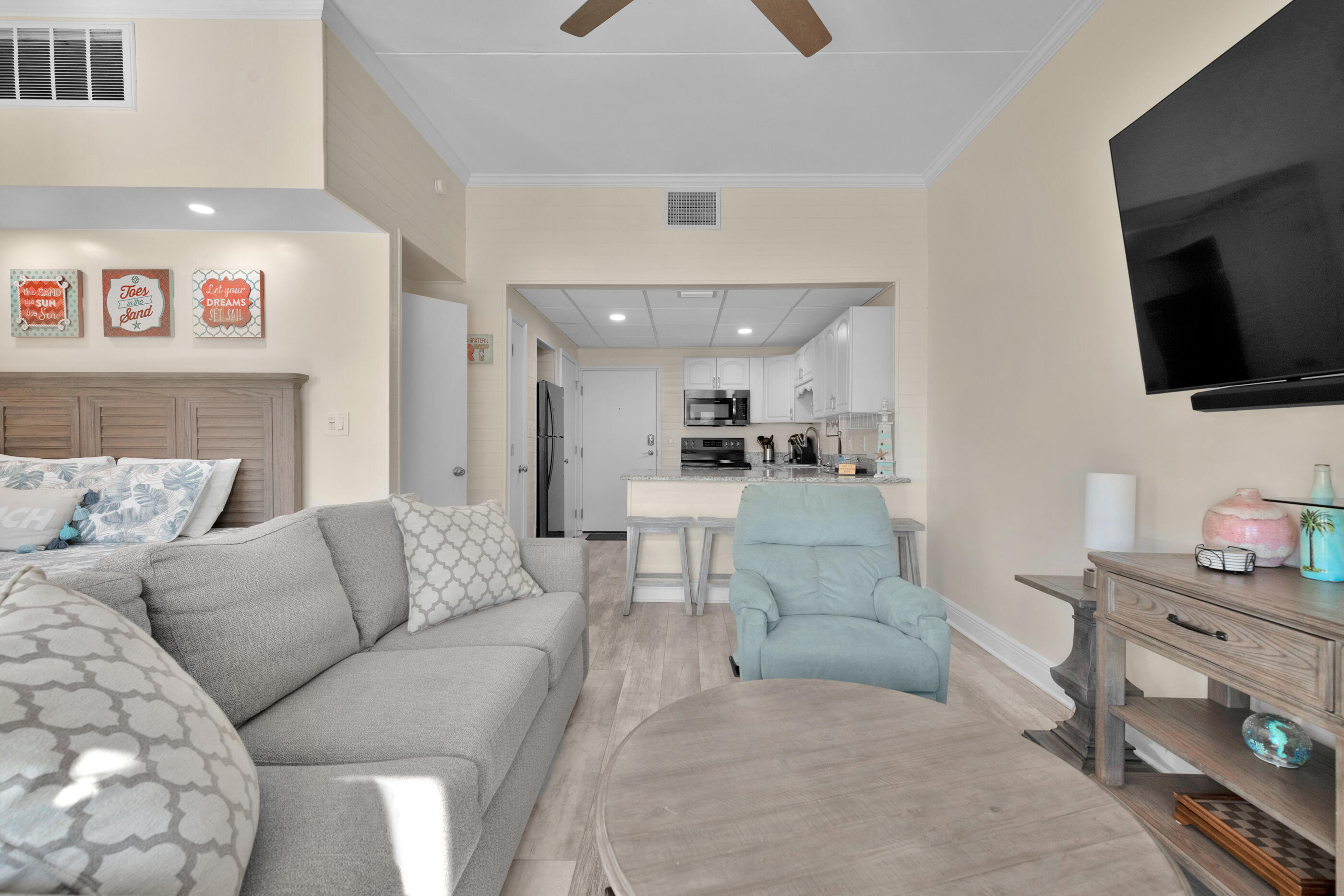 EL MATADOR CONDO - Residential